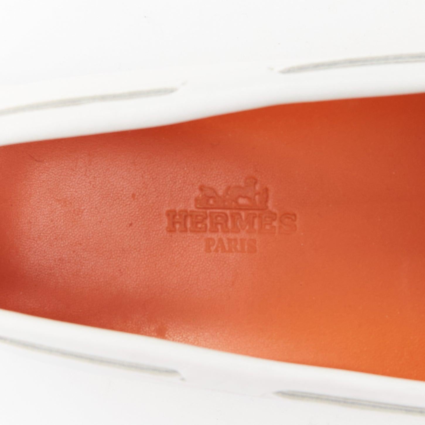 HERMES Irving mocasines de cuero swift blanco con tachuelas plateadas EU35.5 en venta 3