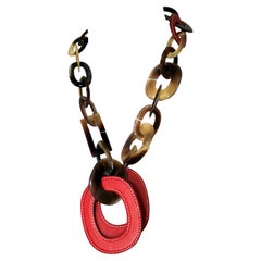 Collana Hermès Isidore in pelle rossa e corno di bufalo A Link