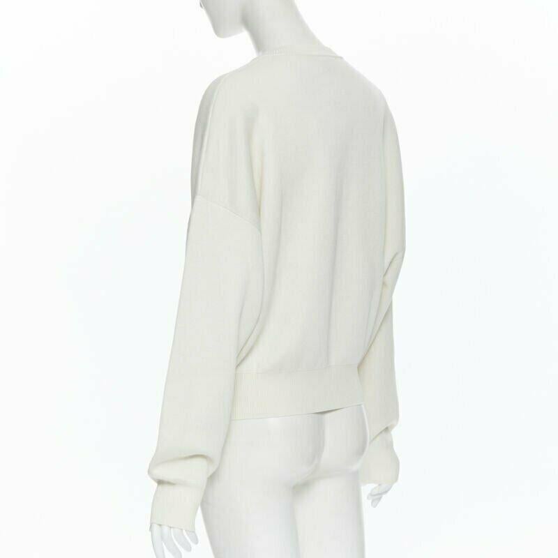 Pull court HERMES ivoire crème cachemire soie mélange logo intarsia FR44 XL en vente 1
