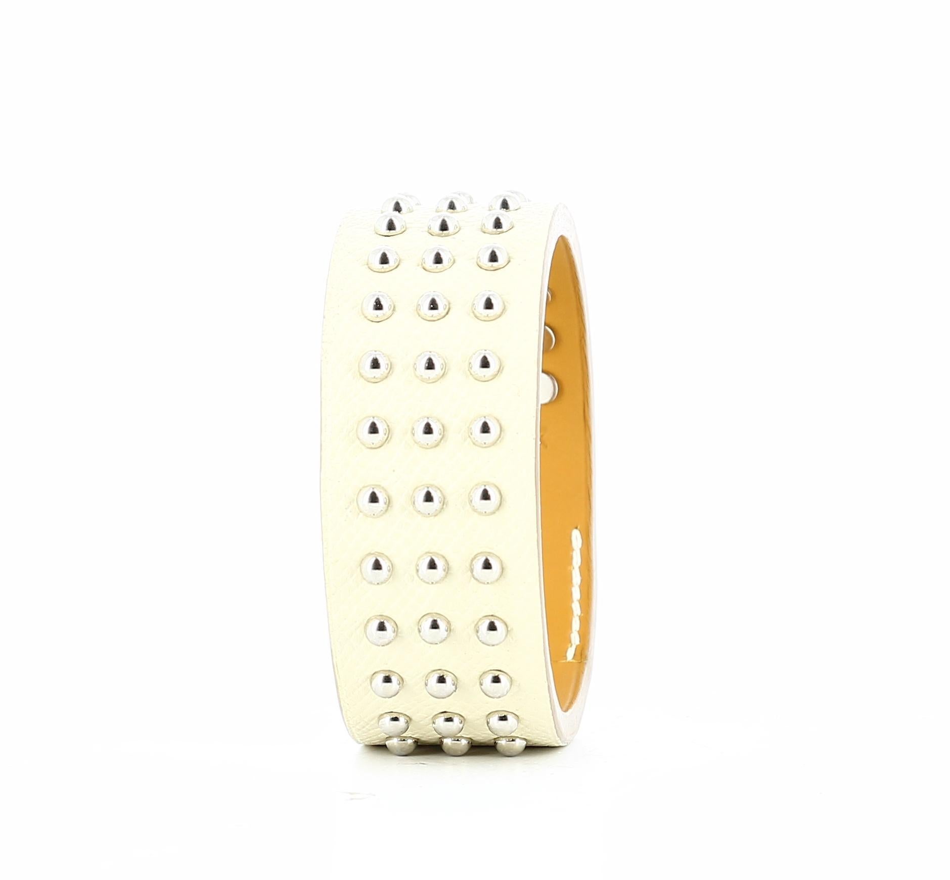 Hermès - Bracelet en cuir clouté ivoire Unisexe en vente