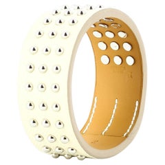 Hermès - Bracelet en cuir clouté ivoire