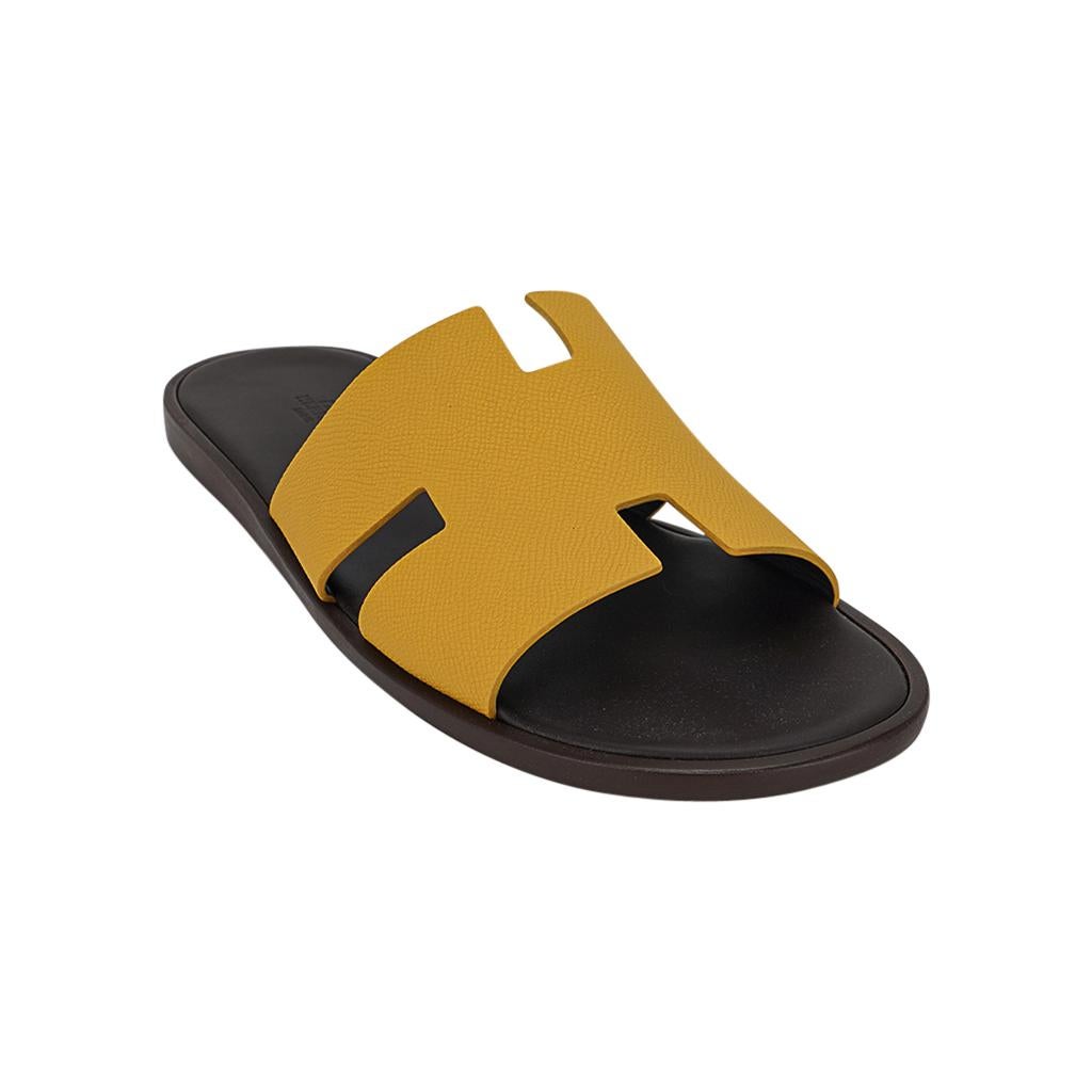 Hermes Izmir Sandal Sunny Yellow and Mahogany Brown Epsom Leather Men's Shoes 45 In New Condition For Sale In Miami, FL