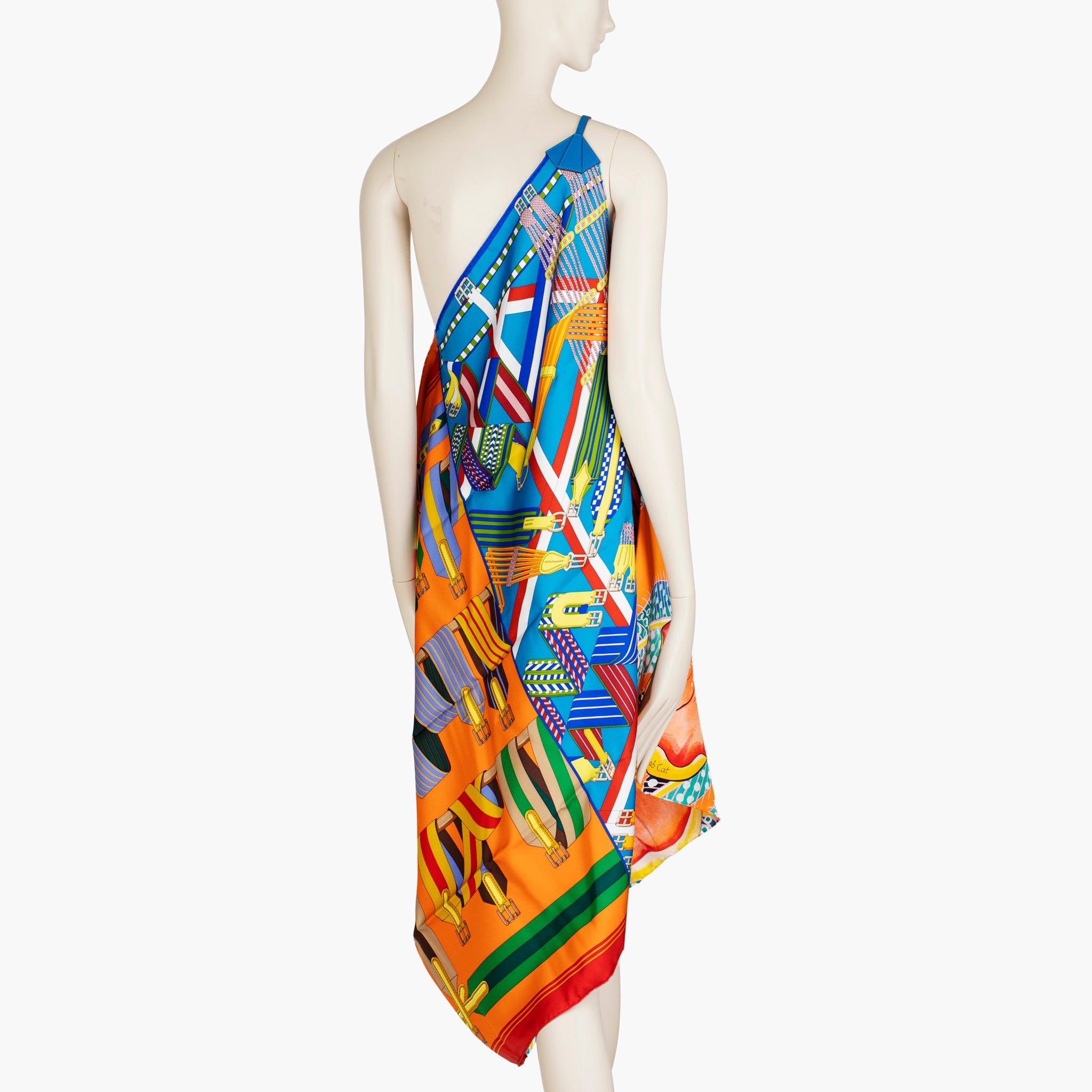 Abito con sciarpa in seta 