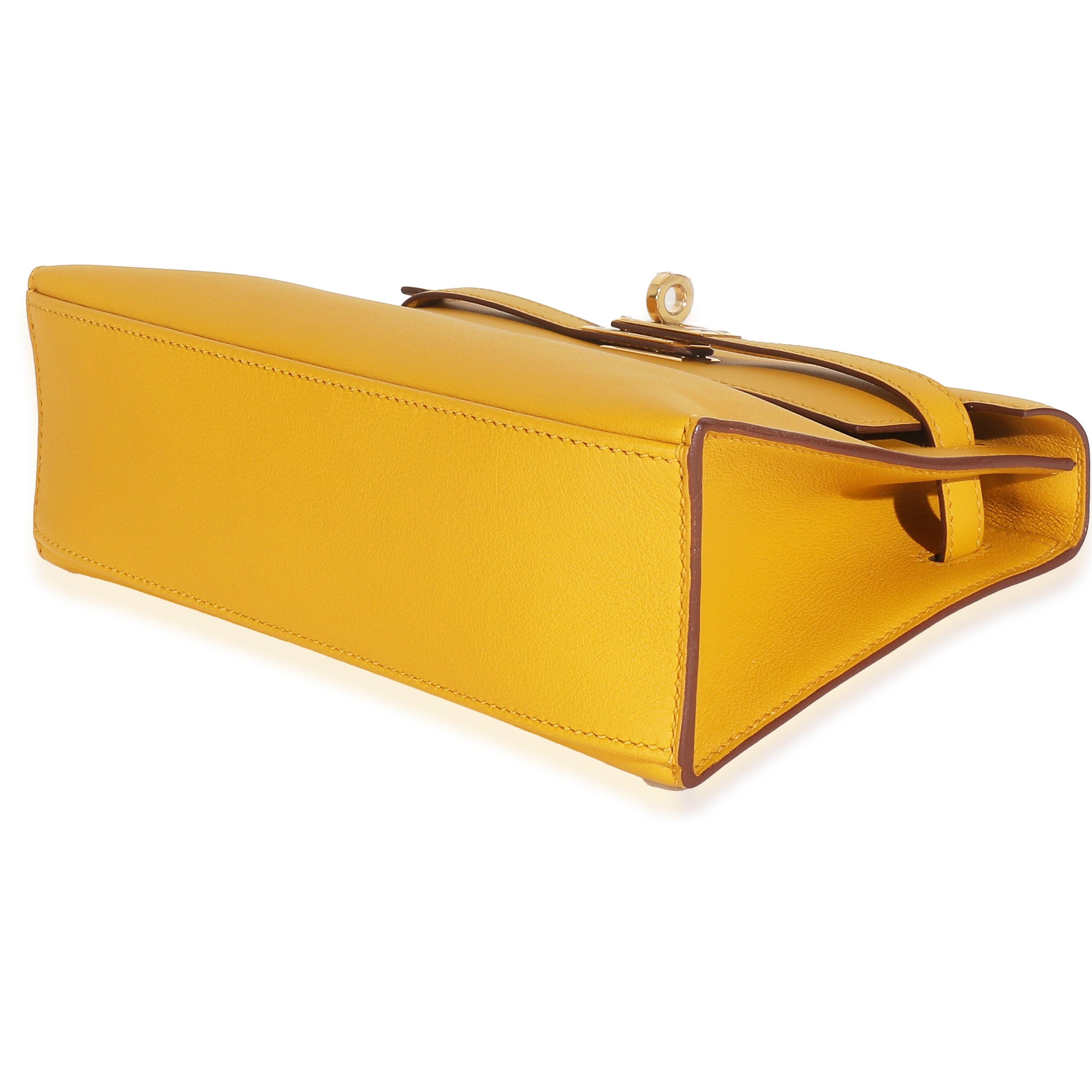 Hermès Jaune Ambre Swift Kelly Pochette GHW (Gelb) im Angebot