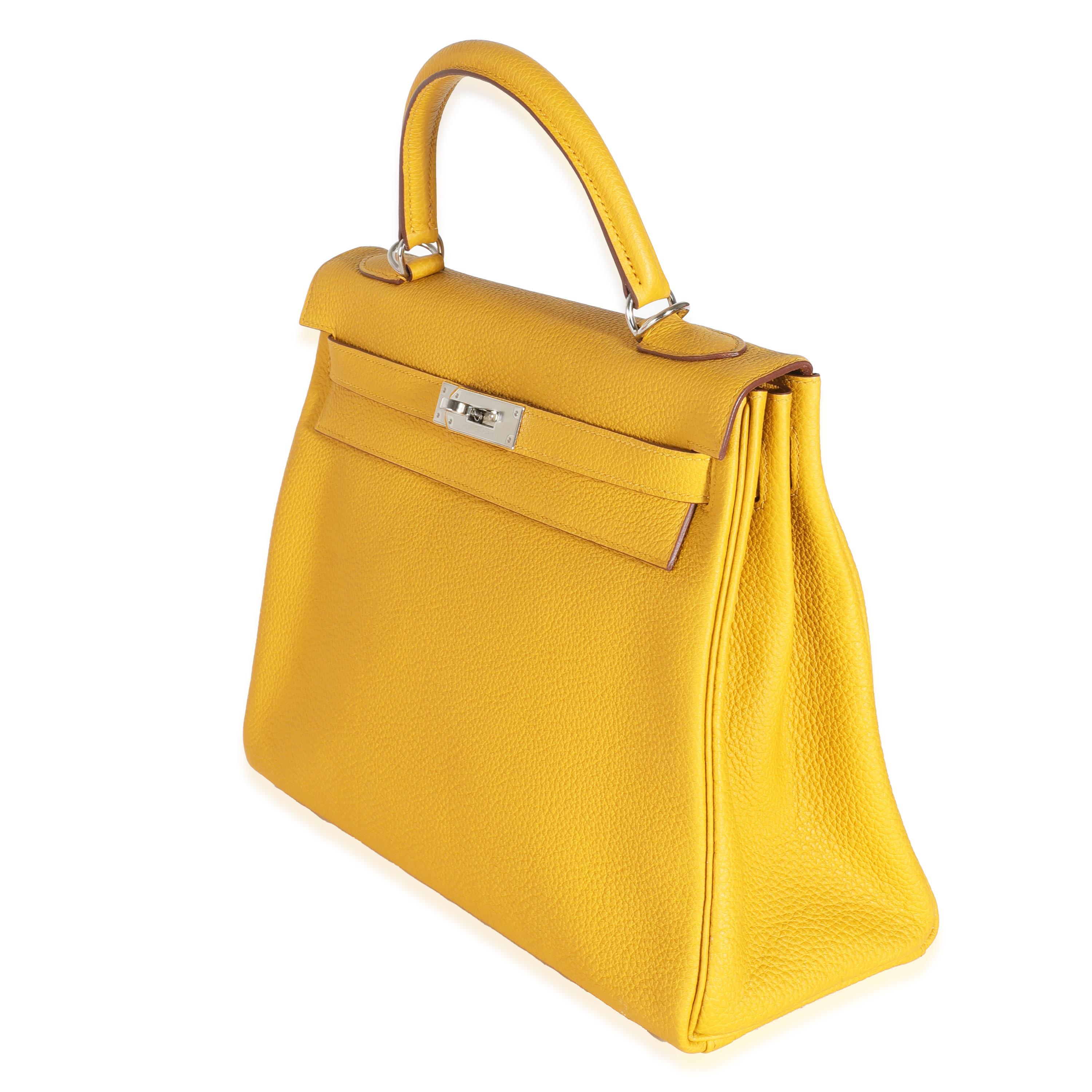 Hermès Jaune Ambre Togo Retourne Kelly 32 PHW Unisexe en vente