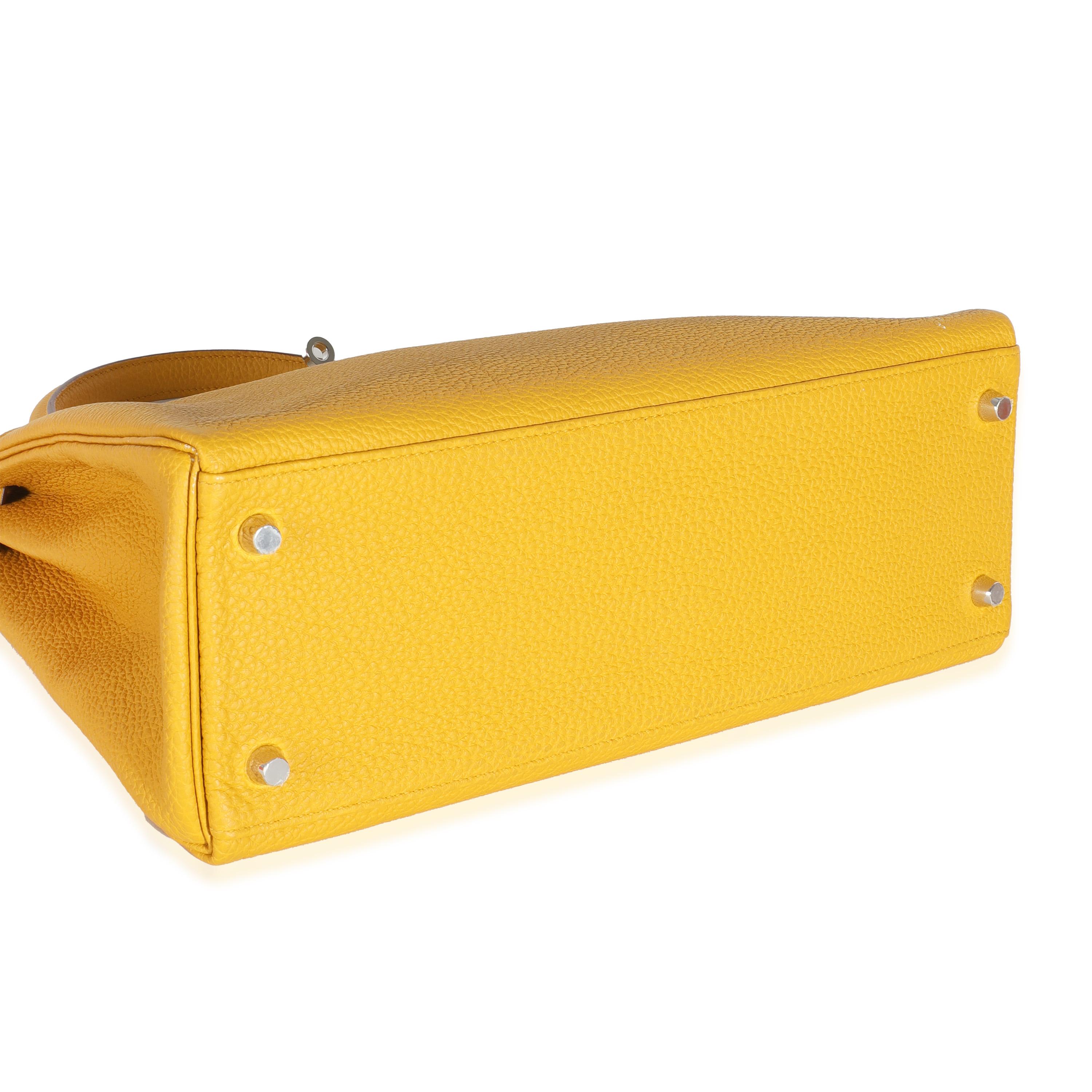 Hermès Jaune Ambre Togo Retourne Kelly 32 PHW en vente 2
