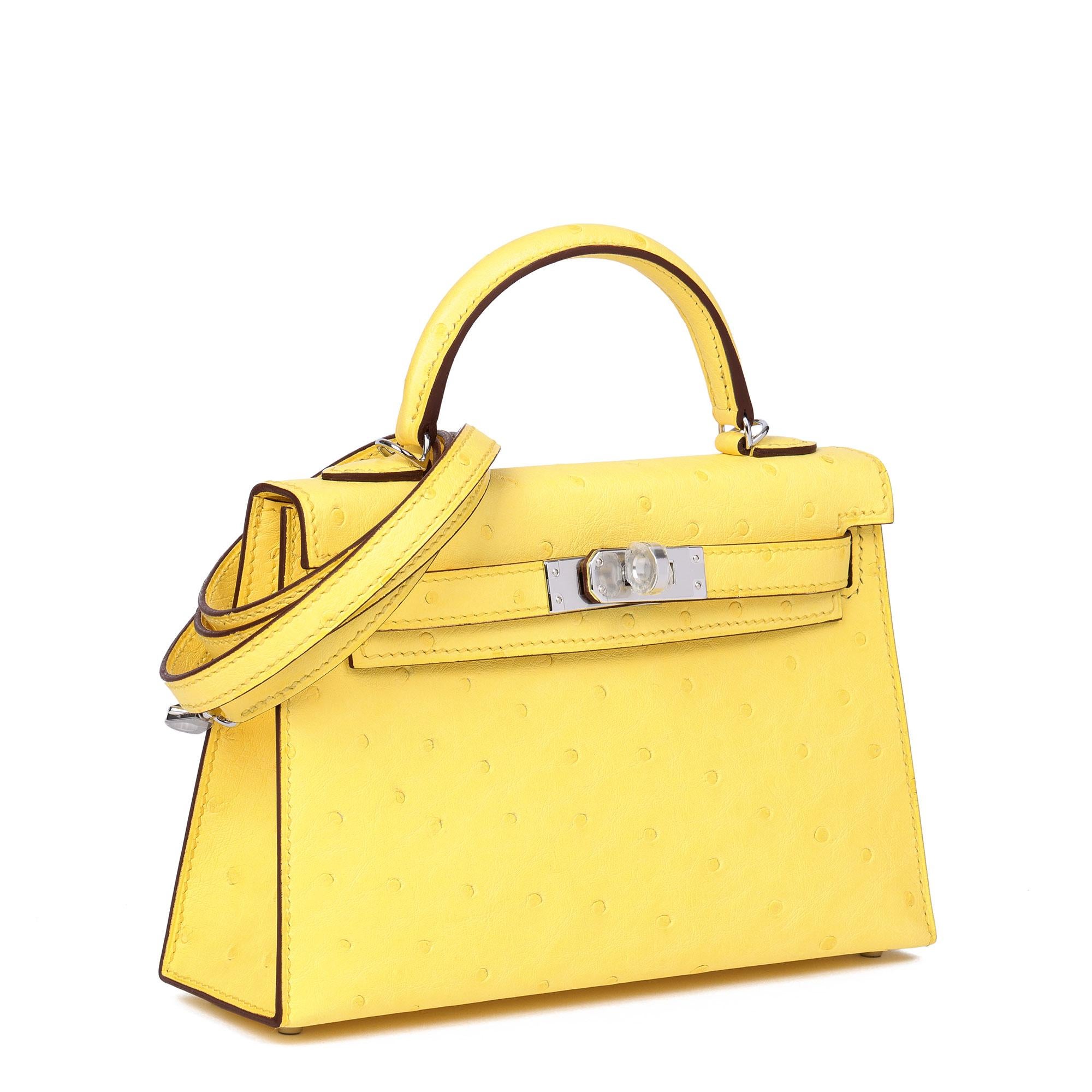 HERMÈS
Jaune Citron Ostrich Leather Kelly 20cm II Sellier

Serial Number: Z
Age (Circa): 2021
Accompanied By: Hermès Dust Bag, Box, Protective Felt, Care Booklet, Hermès Invoice
Authenticity Details: Date Stamp (Made in France)
Gender: Ladies
Type:
