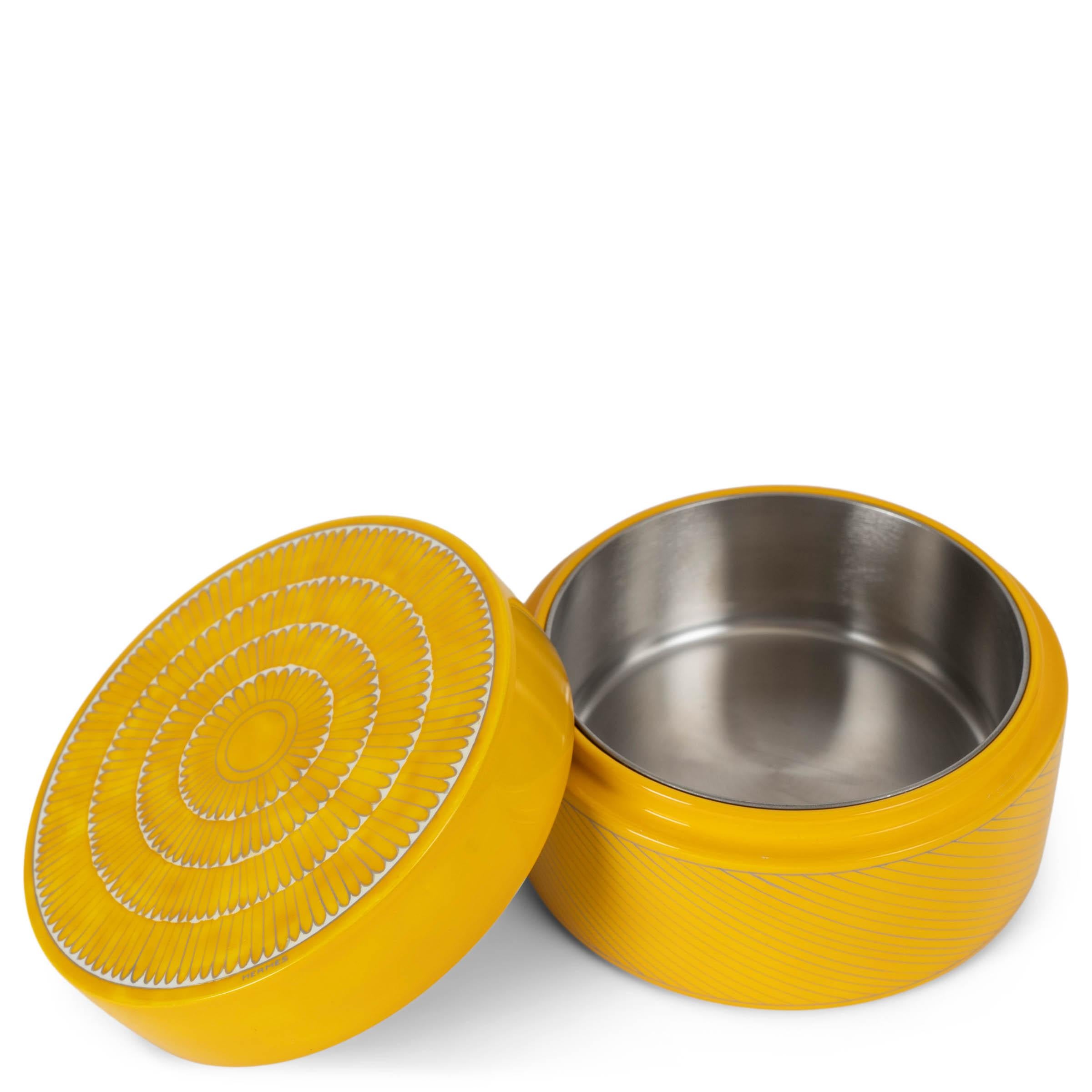 HERMES Jaune d'Or gelb lackiertes Holz SOLEIL D'HERMES SMALL Box im Zustand „Hervorragend“ im Angebot in Zürich, CH