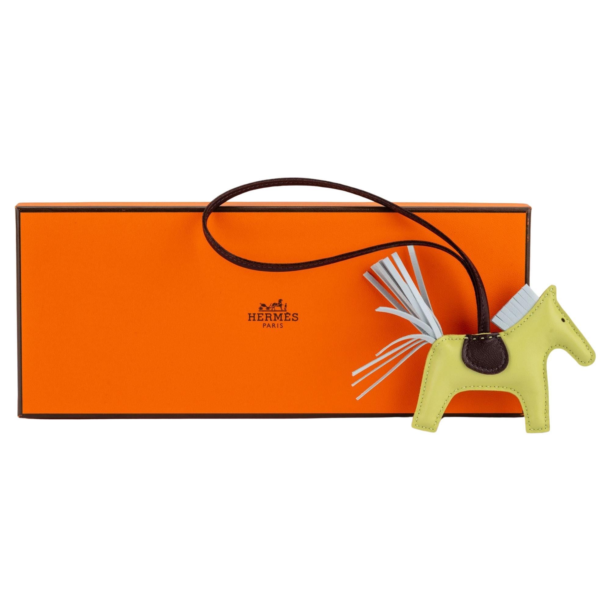 Fascino Hermès Jaune PM Grigri Rodeo in vendita
