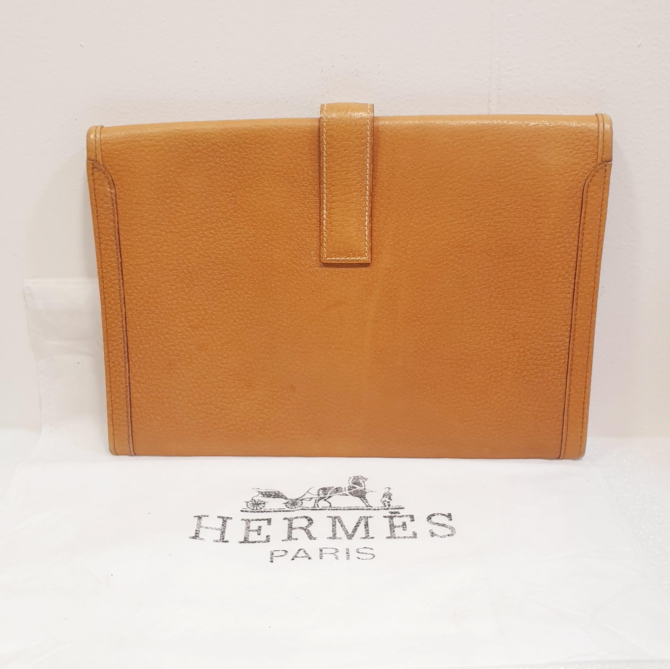 Marron Pochette Hermès Jige Élan 29 cm en cuir d'Epsom marron doré en vente