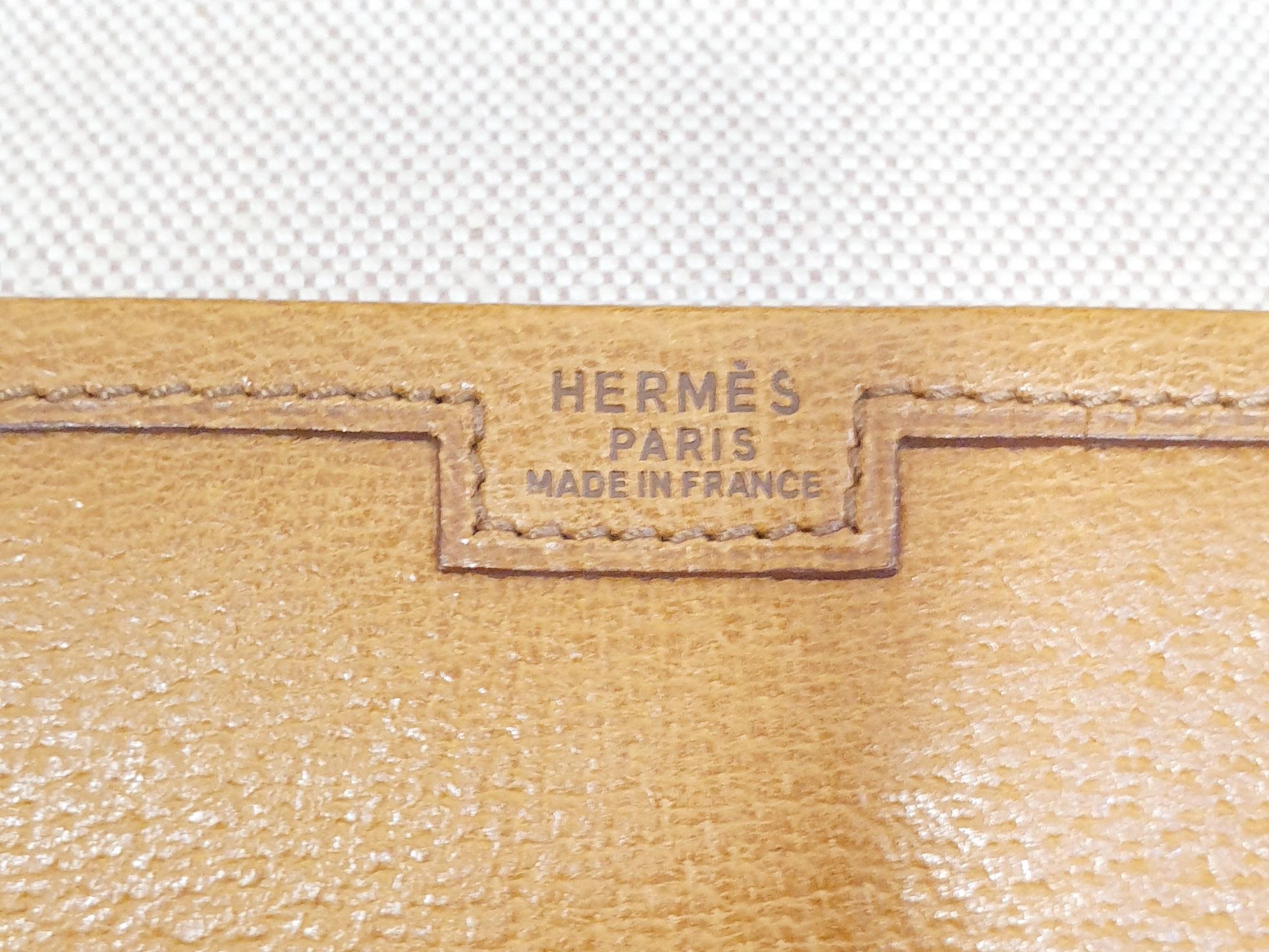 Pochette Hermès Jige Élan 29 cm en cuir d'Epsom marron doré Excellent état - En vente à  Bilbao, ES