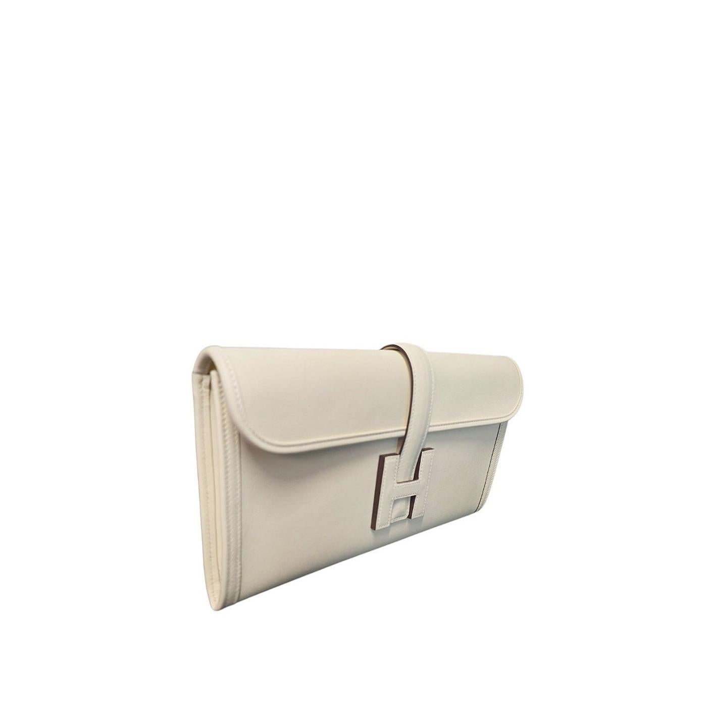 THE STORY BEHIND: A wedding gift from Jean Guerrand, Émile Hermès’ son-in-law, to one of his future daughters-in-law, this day-to-night clutch has a full-grained leather H heart. Named after the initials of its inventor, the Jige has been, since