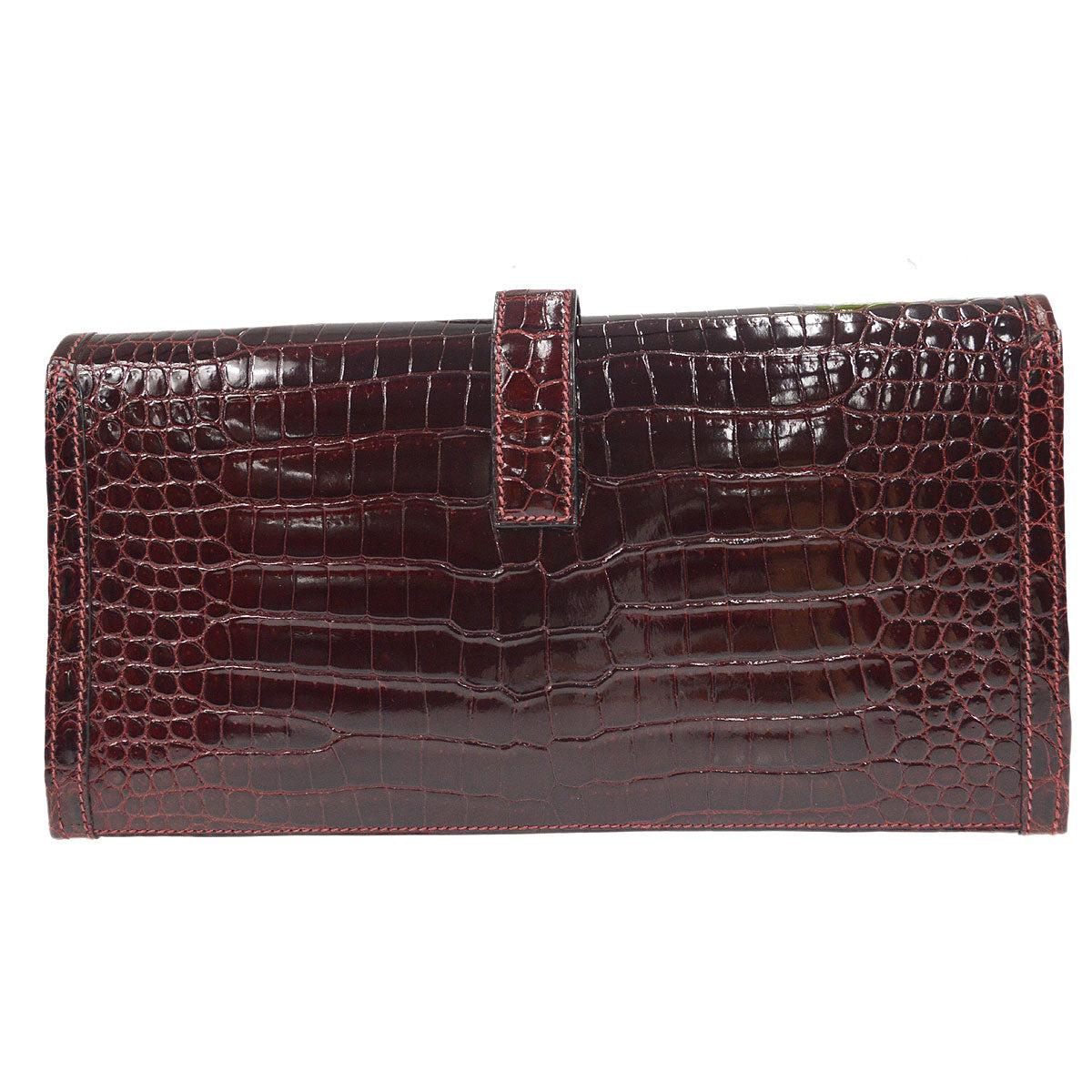 HERMES Jige Elan 29 'H' Logo Burgundy Red Purple Porous Crocodile Exotic Clutch In Good Condition In Chicago, IL
