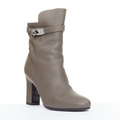 HERMES Joueuse Kelly Buckle grey etain silver turnlock heeled ankle boots