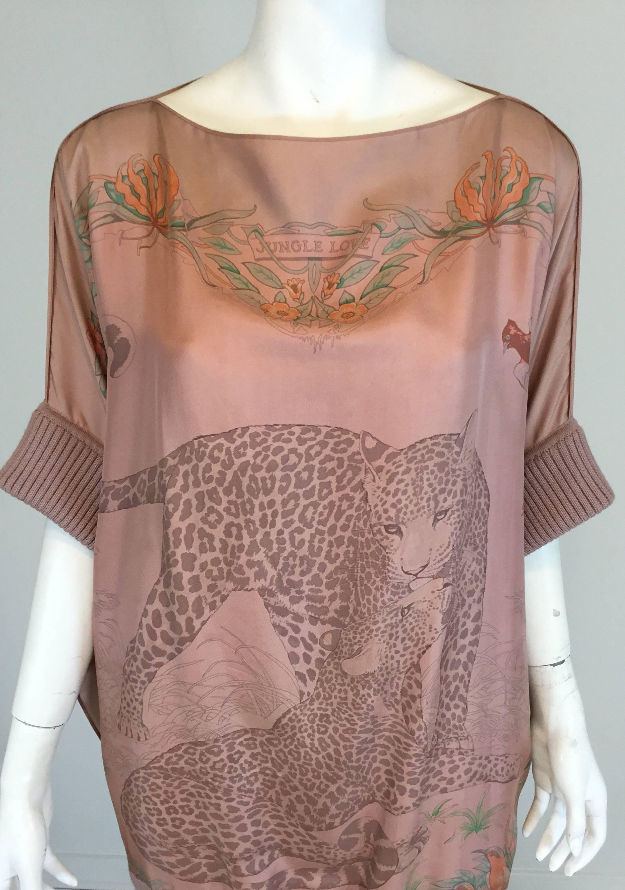 Hermes silk pullover blouse with alpaca ribbed banding at waist and sleeve. Tunic style in Hermes iconic 