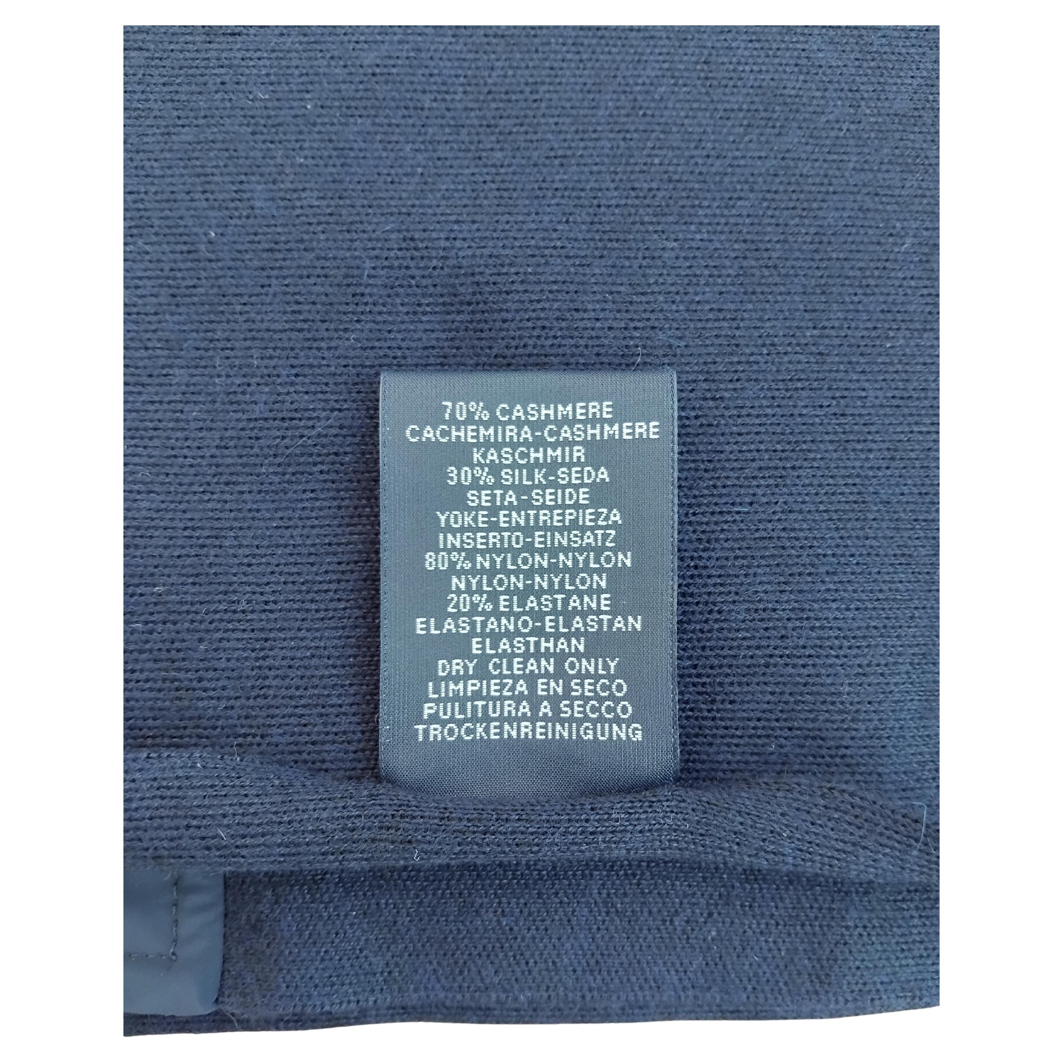 Hermès Just In Case Cashmere Silk Scarf Navy Blue With Pocket For Sale 3