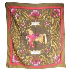 Foulard en soie Hermès « Cheval Turc » multicolore, rose et kaki, 90