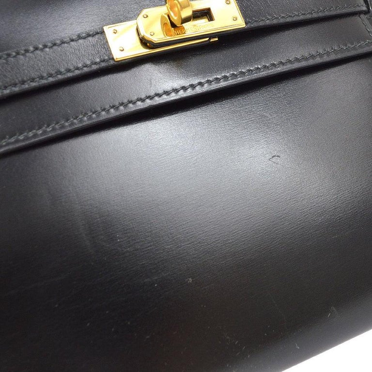 Pre-Owned Vintage Condition
From 1988 Collection
Box Calfskin Leather
Gold Hardware
Leather Lining
Measures 8
