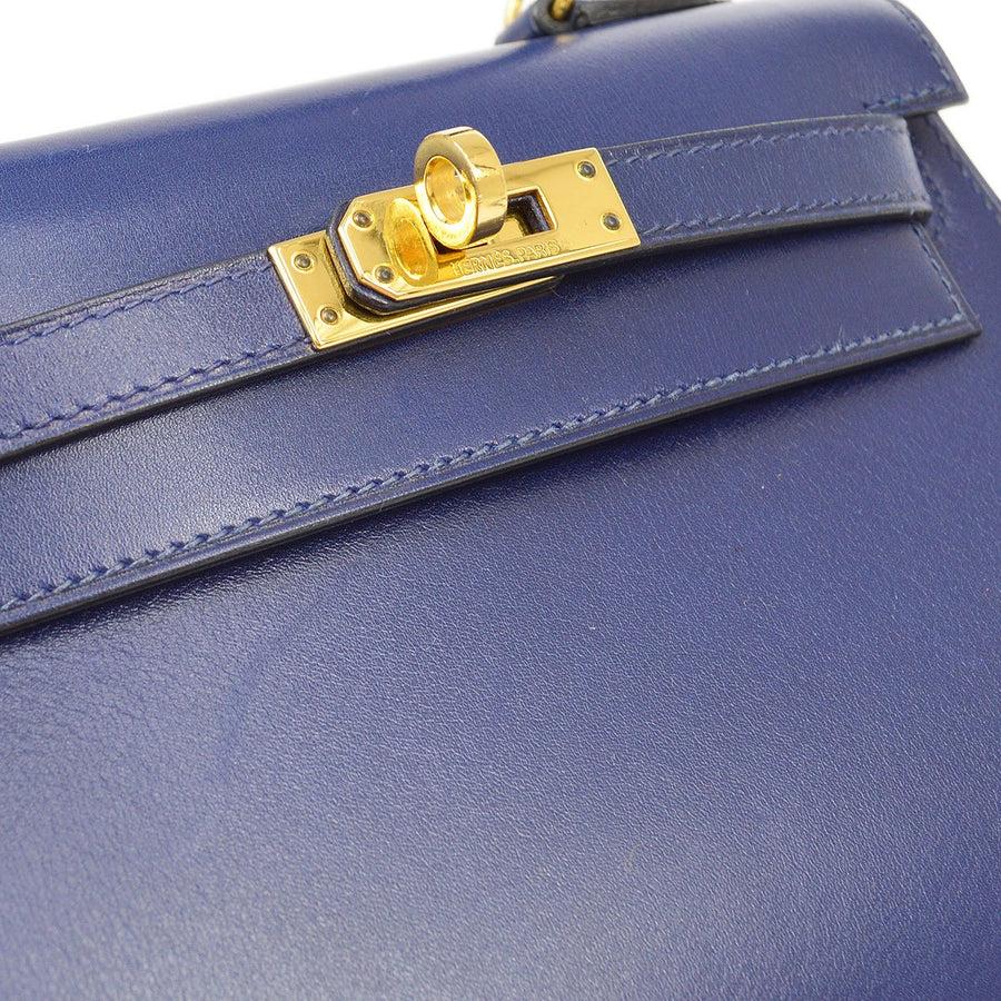 Pre-Owned Vintage Condition
From 1995 Collection
Box Calfskin Leather
Gold Tone Hardware
Measures 8
