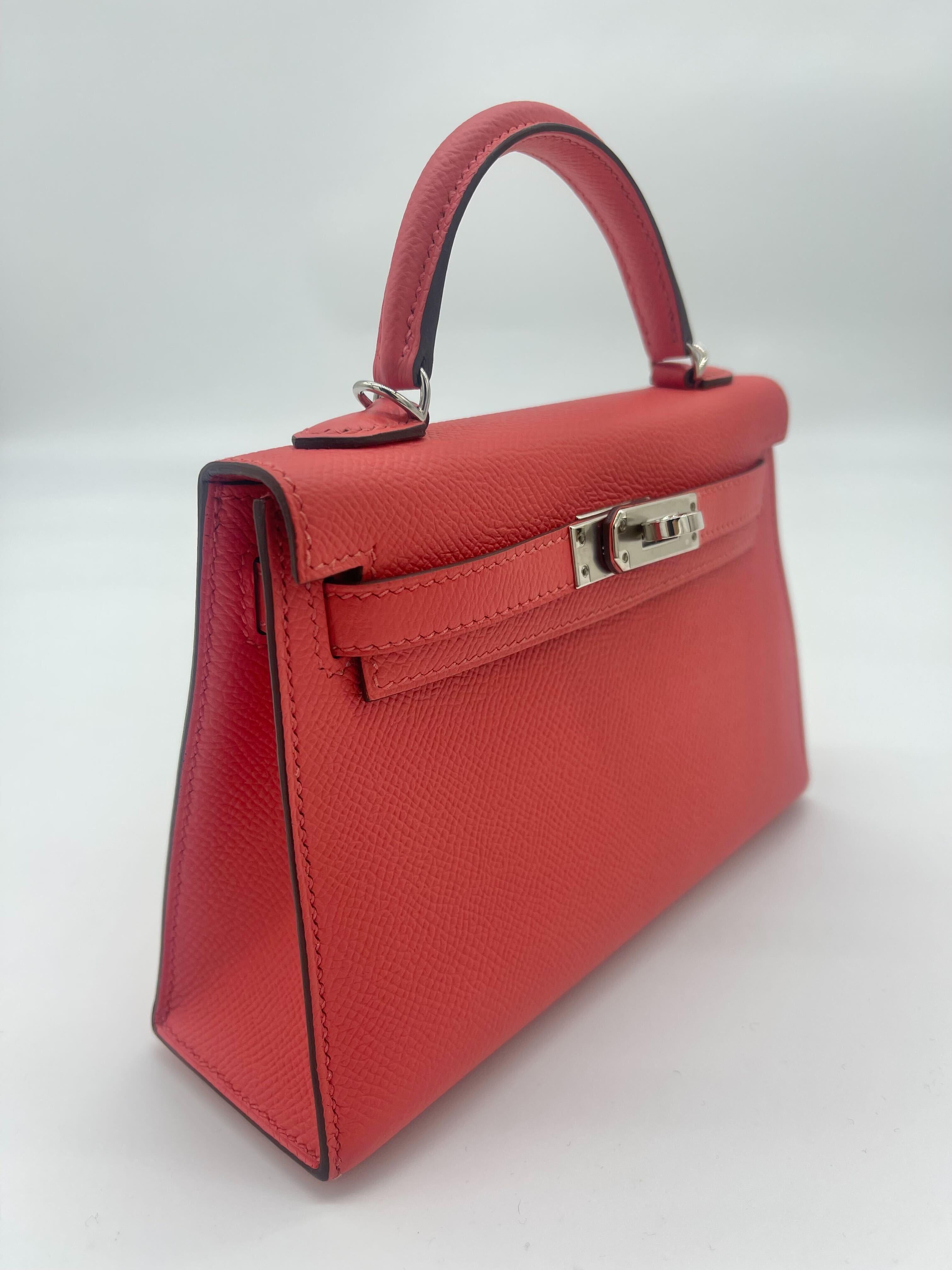 Hermes Kelly 20 Rose Jaipur Epsom Leather Palladium Hardware

Condition: Pre-owned (Like new)
Material: Epsom Leather
Measurements: 20cm x 16cm x 10cm
Hardware: Palladium

*Comes with full original packaging.
*Some plastic on hardware.
*Light