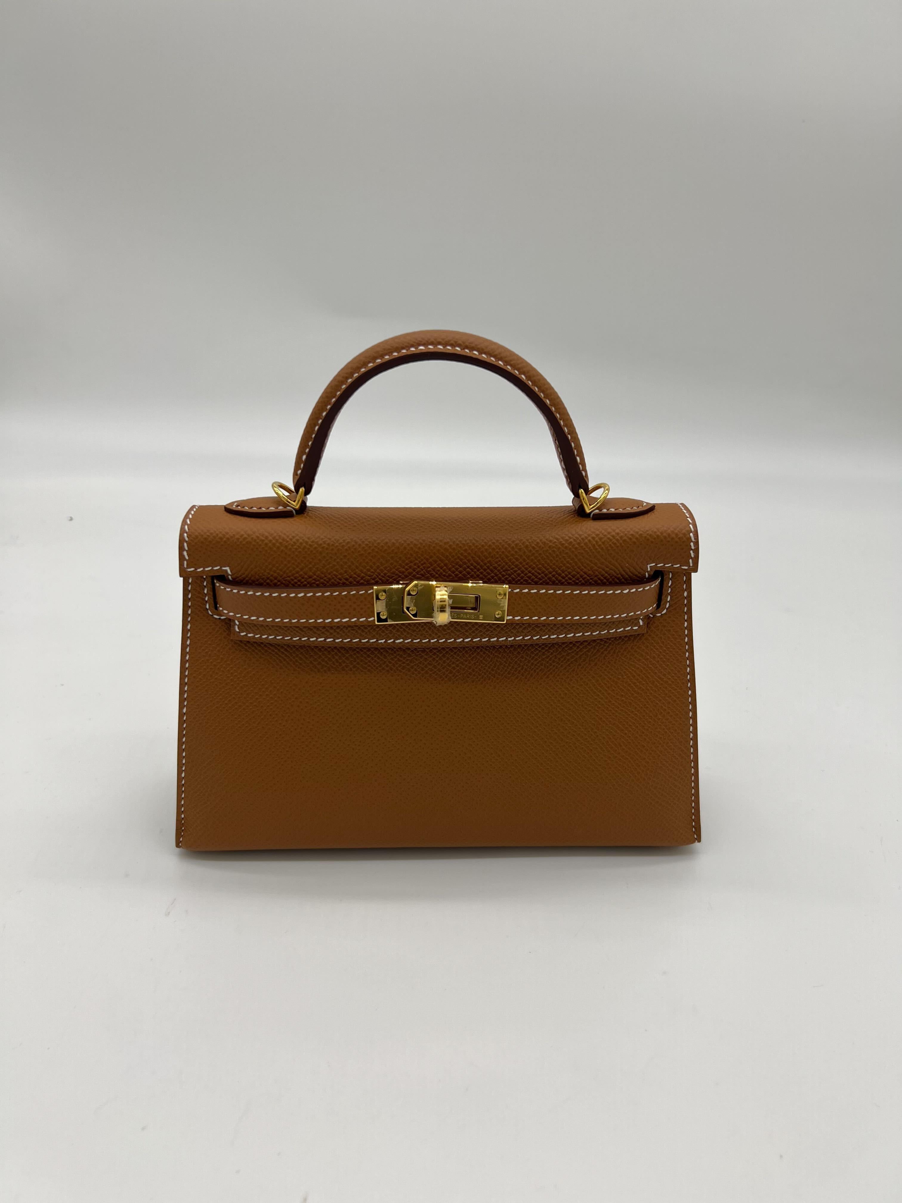 Hermes Kelly II Sellier 20 Mini Gold Epsom Calfskin Leather, Gold Hardware

Condition & Year: New 2022
Material: Epsom Calfskin Leather
Measurements: 20cm x 16cm x 10cm
Hardware: Gold

*Comes with full original packaging.
*Full plastic on hardware.