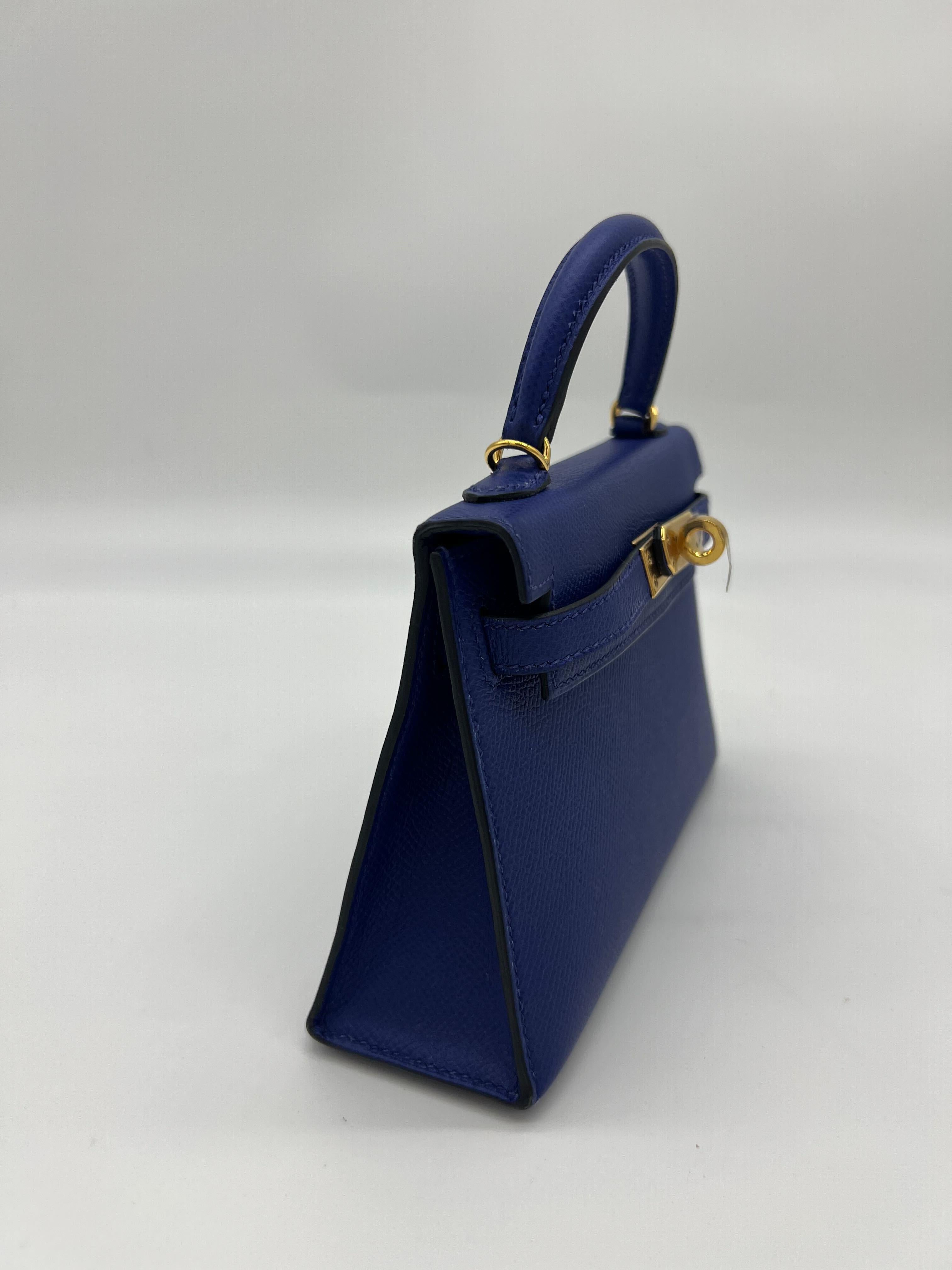 Hermes Kelly 20 Mini Bleu Electrique Epsom Gold Hardware In Excellent Condition For Sale In New York, NY