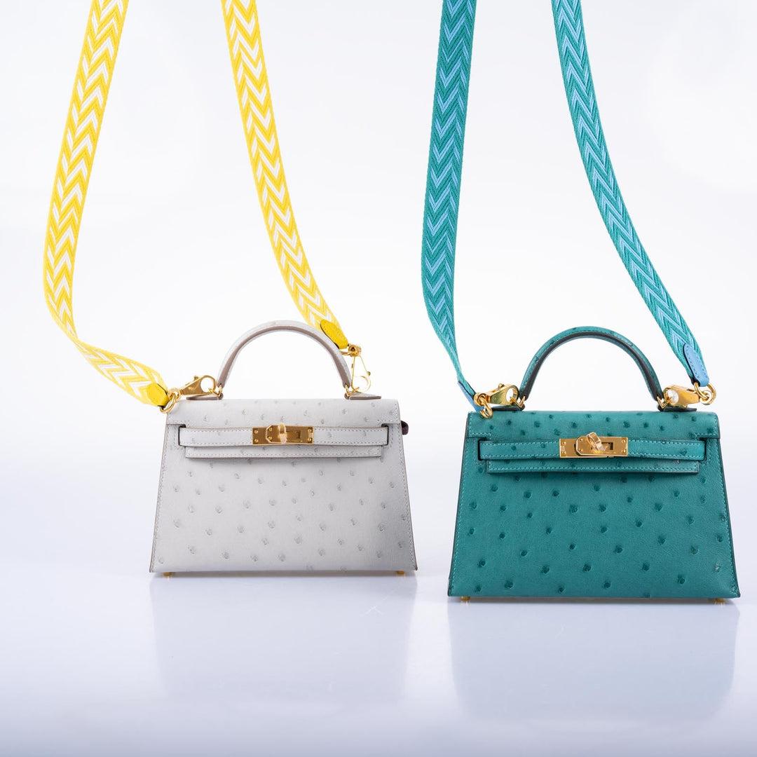 Hermès Kelly 20 Mini II Sellier Gris Perla Avestruz con Herrajes Dorados en venta 3