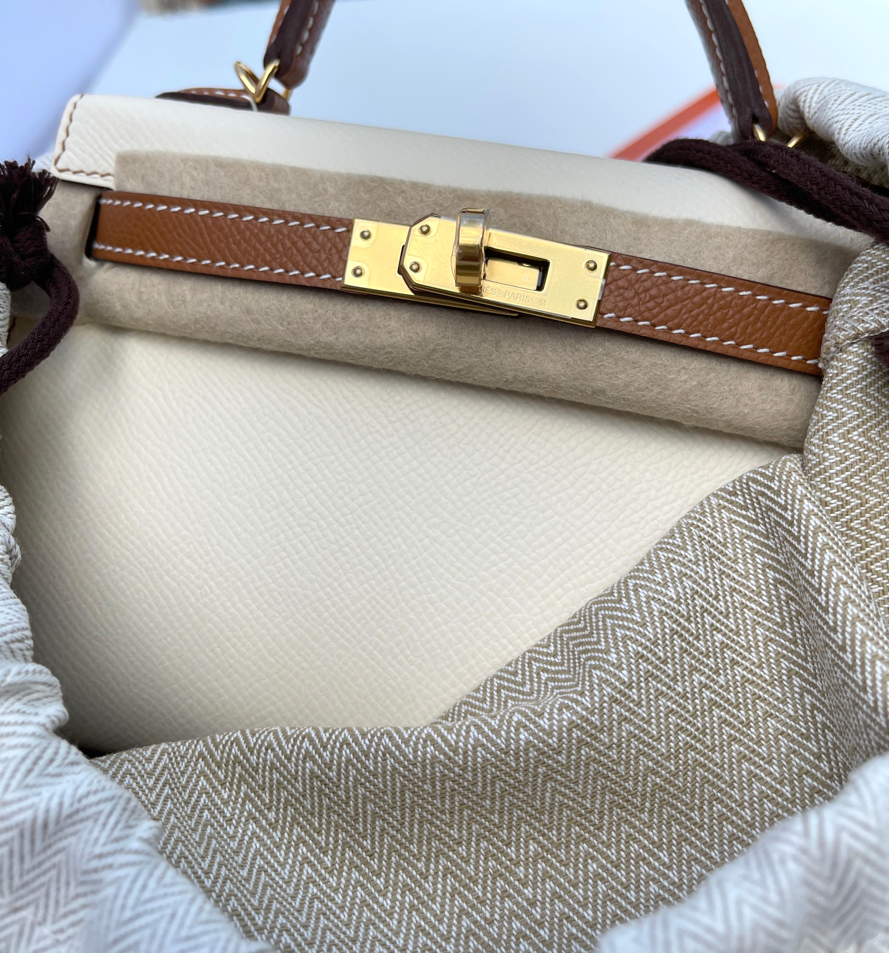 Hermes Kelly 20cm
Hermes
Kelly 20cm Sellier
Most desired size in a Kelly
Color is Nata and Gold
Bicolor VIP ORDER 
Horseshoe stamp
Contrast topstich detail 
Epsom Leather
Top handle with removable shoulder strap
Gold Hardware
New, never worn
Plastic