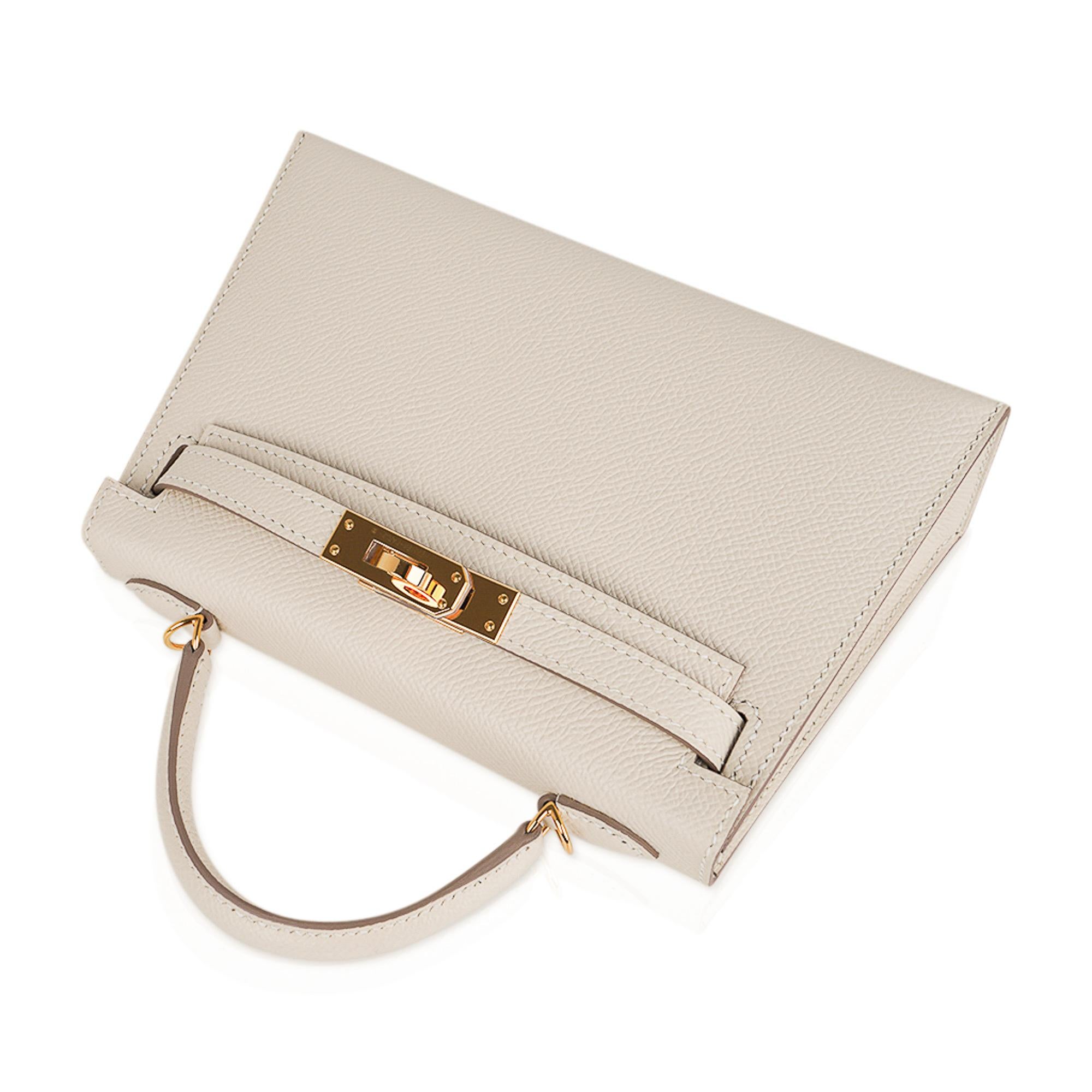 Hermes Kelly 20 Mini Sellier Bag Craie Epsom Leather Gold Hardware In Excellent Condition For Sale In Miami, FL