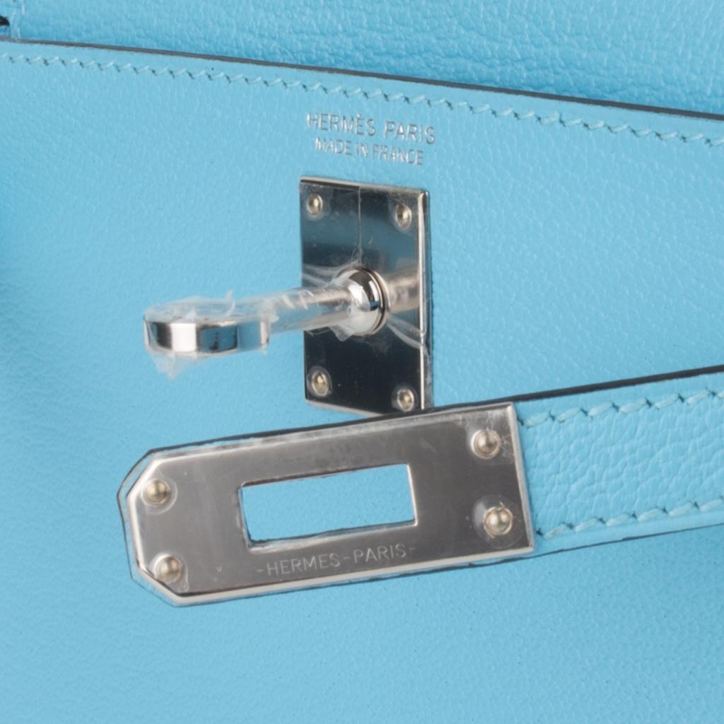 Guaranteed authentic Hermes Kelly Sellier 20 bag featured in Limited Edition Blue Celeste.
Chevre leather and palladium hardware.
Carry by hand, shoulder or cross body.
Comes with signature Hermes box, shoulder strap, and sleepers.
Please the Kelly
