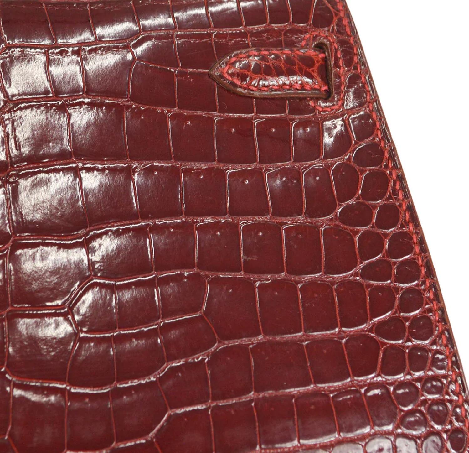 HERMES Kelly 20 Red Burgundy Porosus Crocodile Exotic Leather Gold Tote Bag  In Good Condition In Chicago, IL