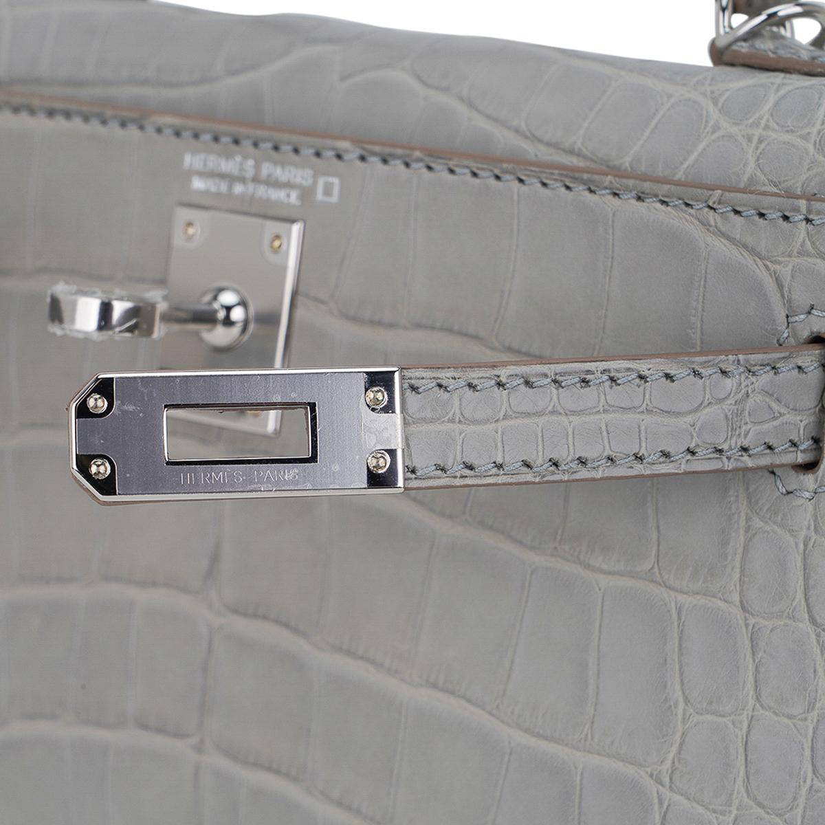 Hermes Kelly 20 Sellier Matte Gris Perle Alligator Mini Bag Palladium Hardware en vente 1
