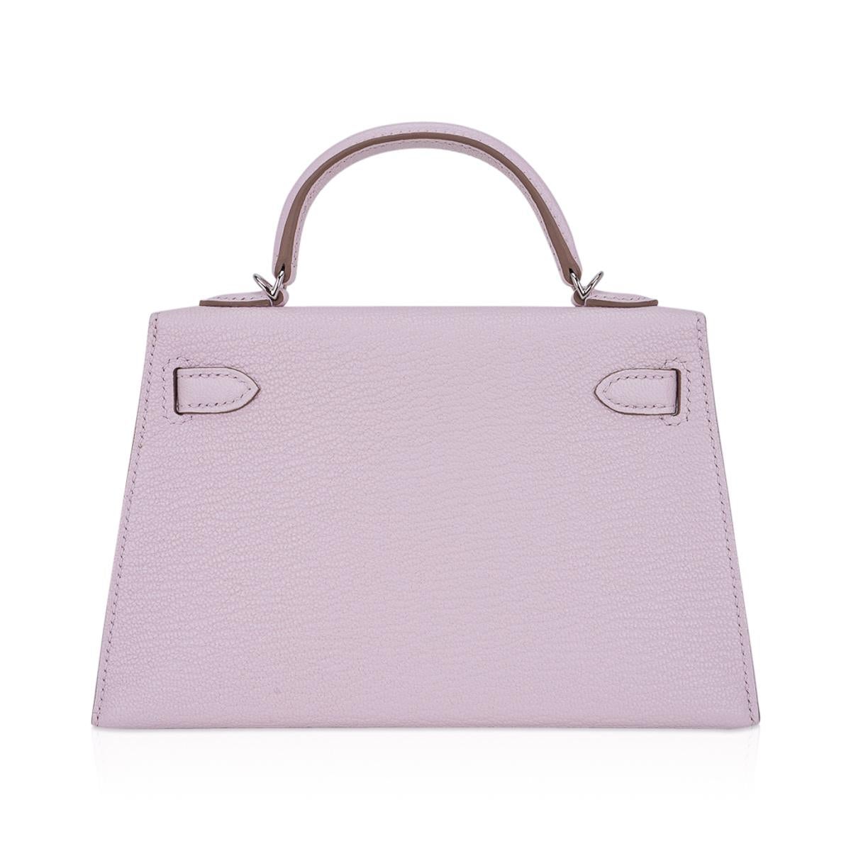 Hermes Kelly 20 Sellier Mauve Pale Mini Bag Palladium Hardware Chevre Leather In New Condition For Sale In Miami, FL