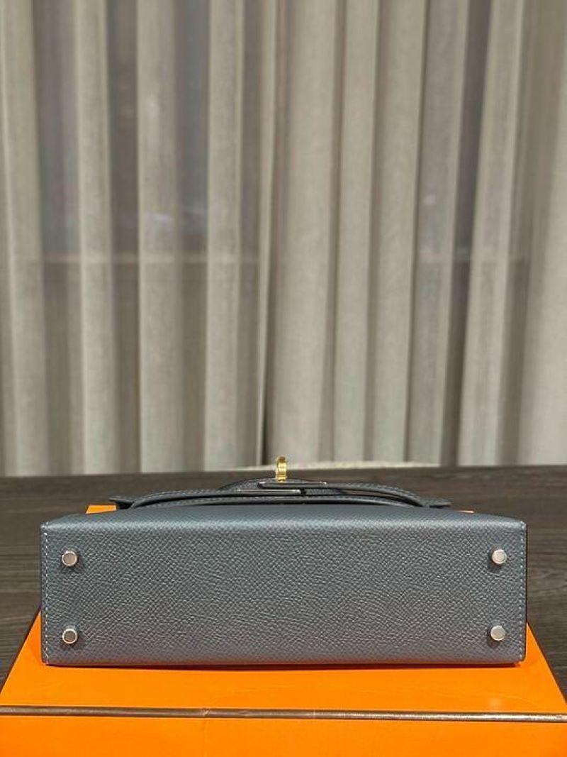 Hermès Gris Misty Mini Kelly 20 Sellier Epsom Electrum Hardware Unisexe en vente