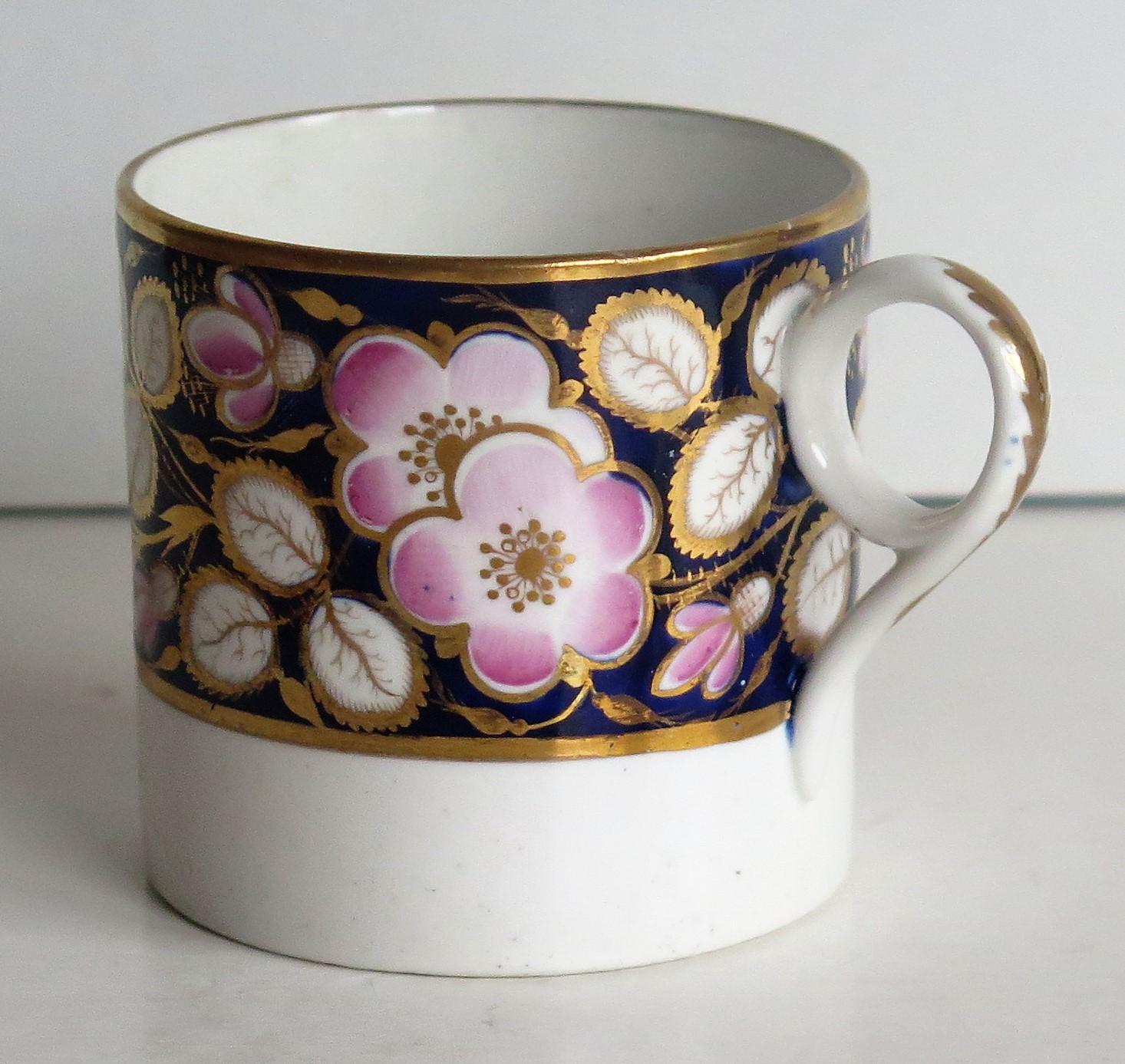 Georgian Porcelain Coffee Can by Machin & Baggaley Pattern 262, Circa 1810  For Sale 4