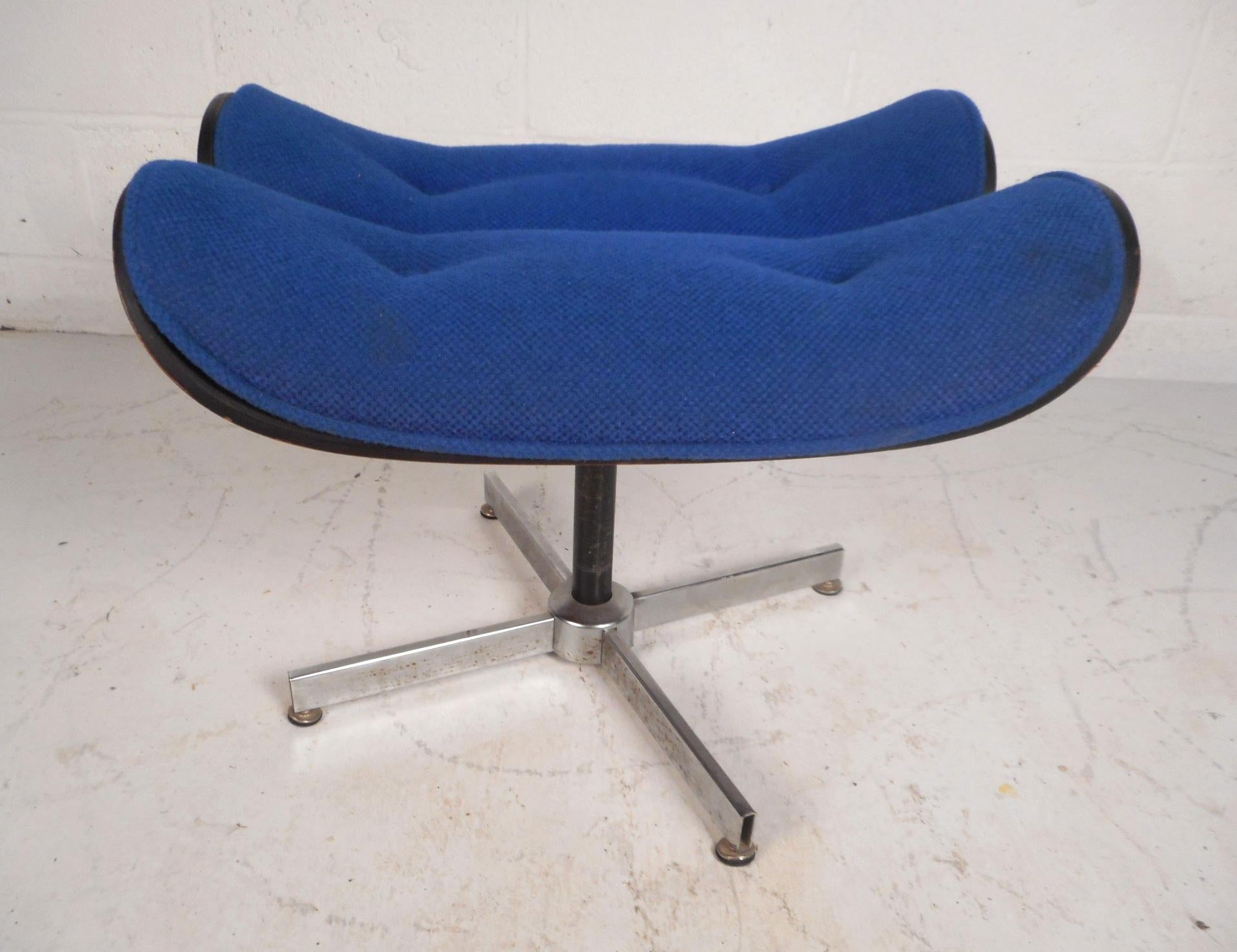 Mid-Century Modern Eames Style Swivel Lounge Chair and Ottoman 5