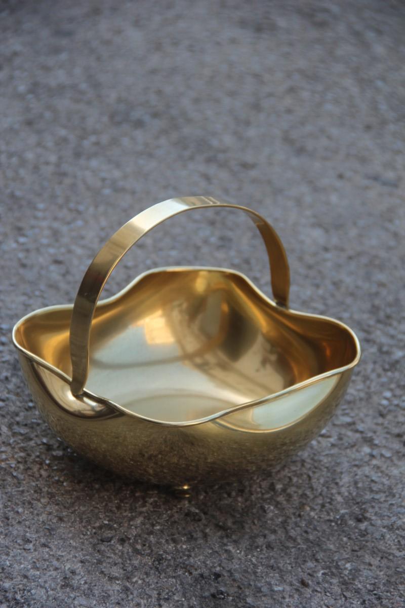 Shaped bowl solid 1960 Italy brass Mid-Century Modern.