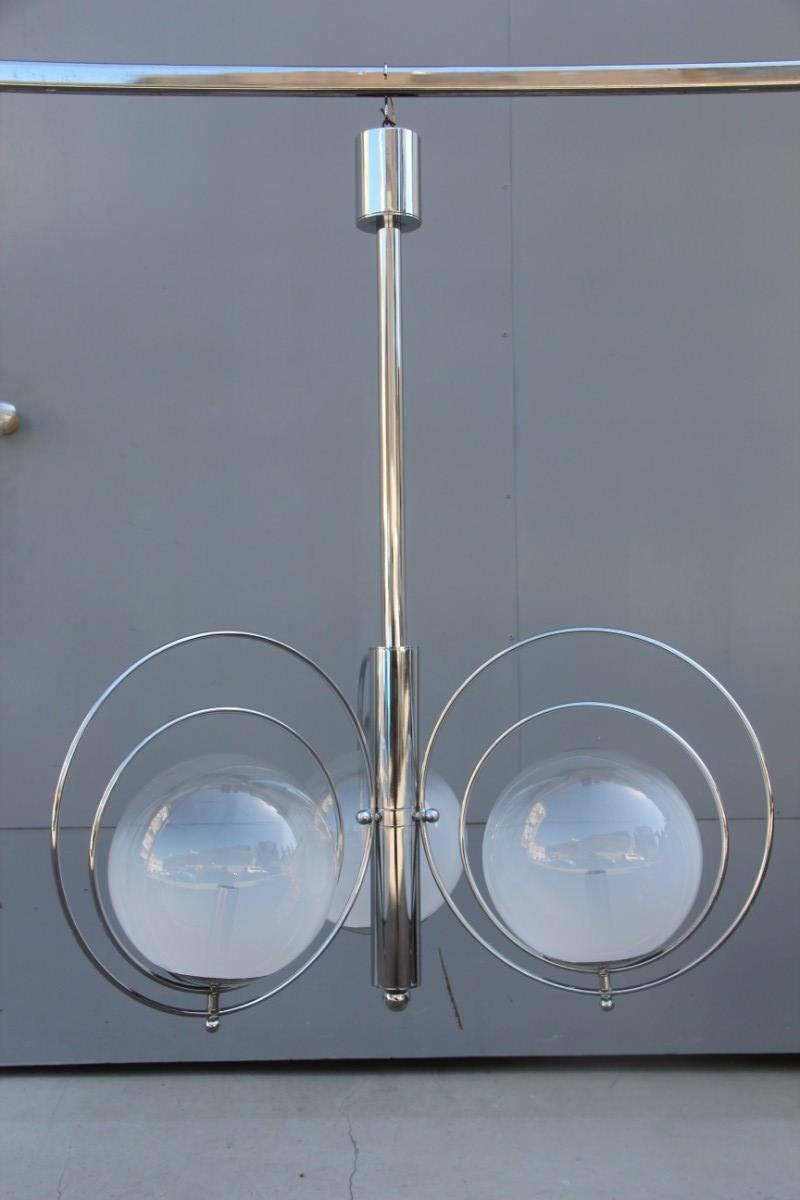 Pop Art Italienischer Kronleuchter Stahlkugeln Muranoglas Italienisches Design 1970er Jahre rund.