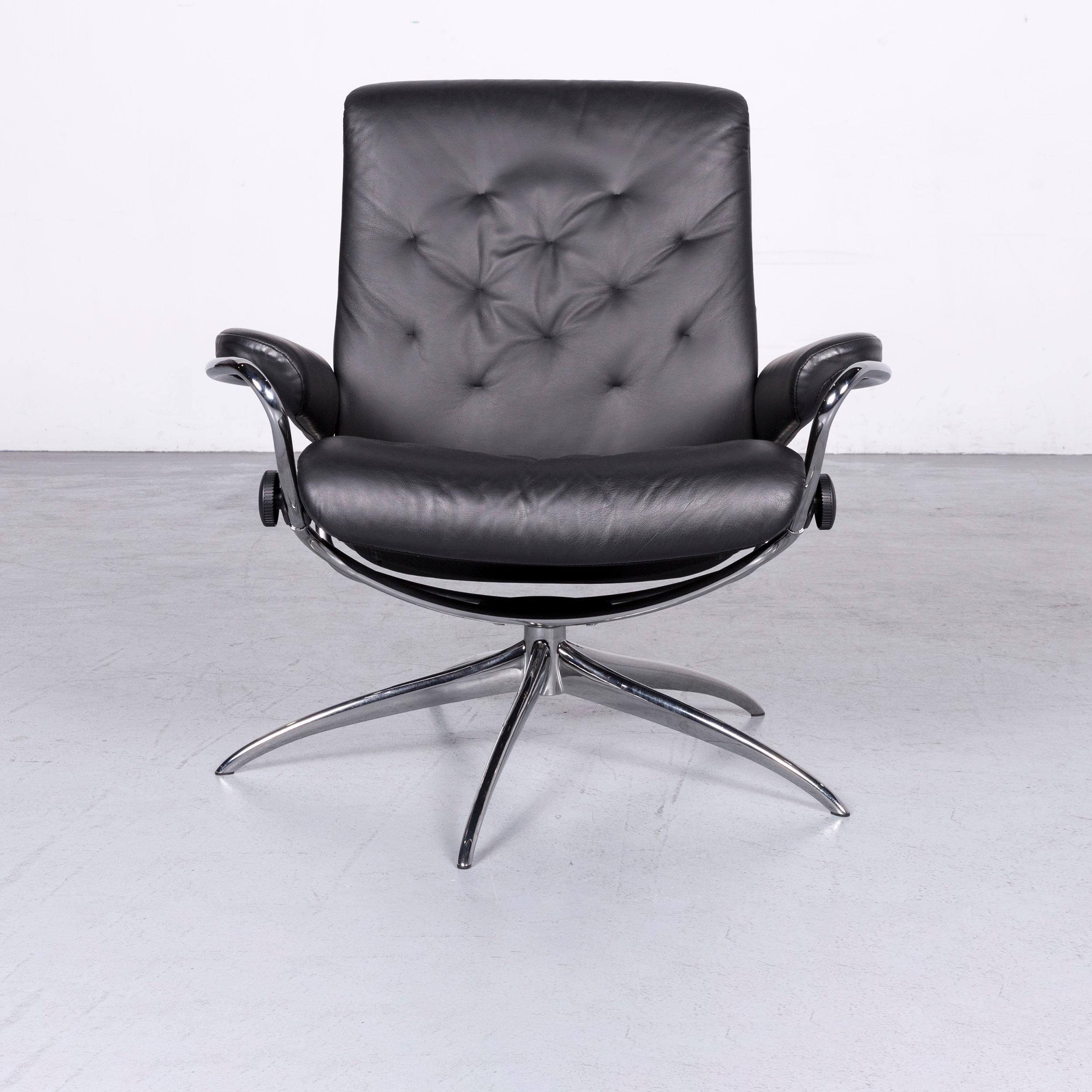 We bring to you an Ekornes Stressless Metro M low back designer leather office chair black.