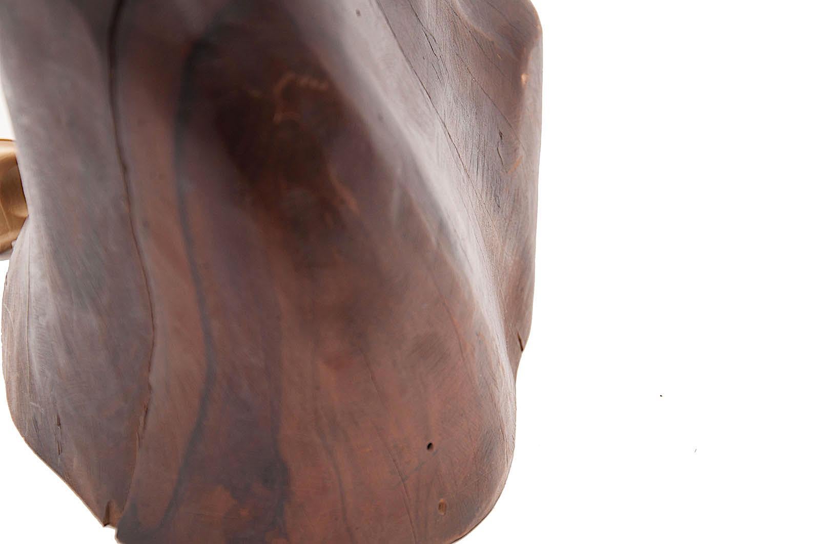 High with the shade= 70cm
This lamp is a model very close from a model created By Alexandre Noll, and sold in public auction. I put the pic in the detailed pictures. Photo n°12.
We can notice the organic curves. The walnut has a very strong grain.
