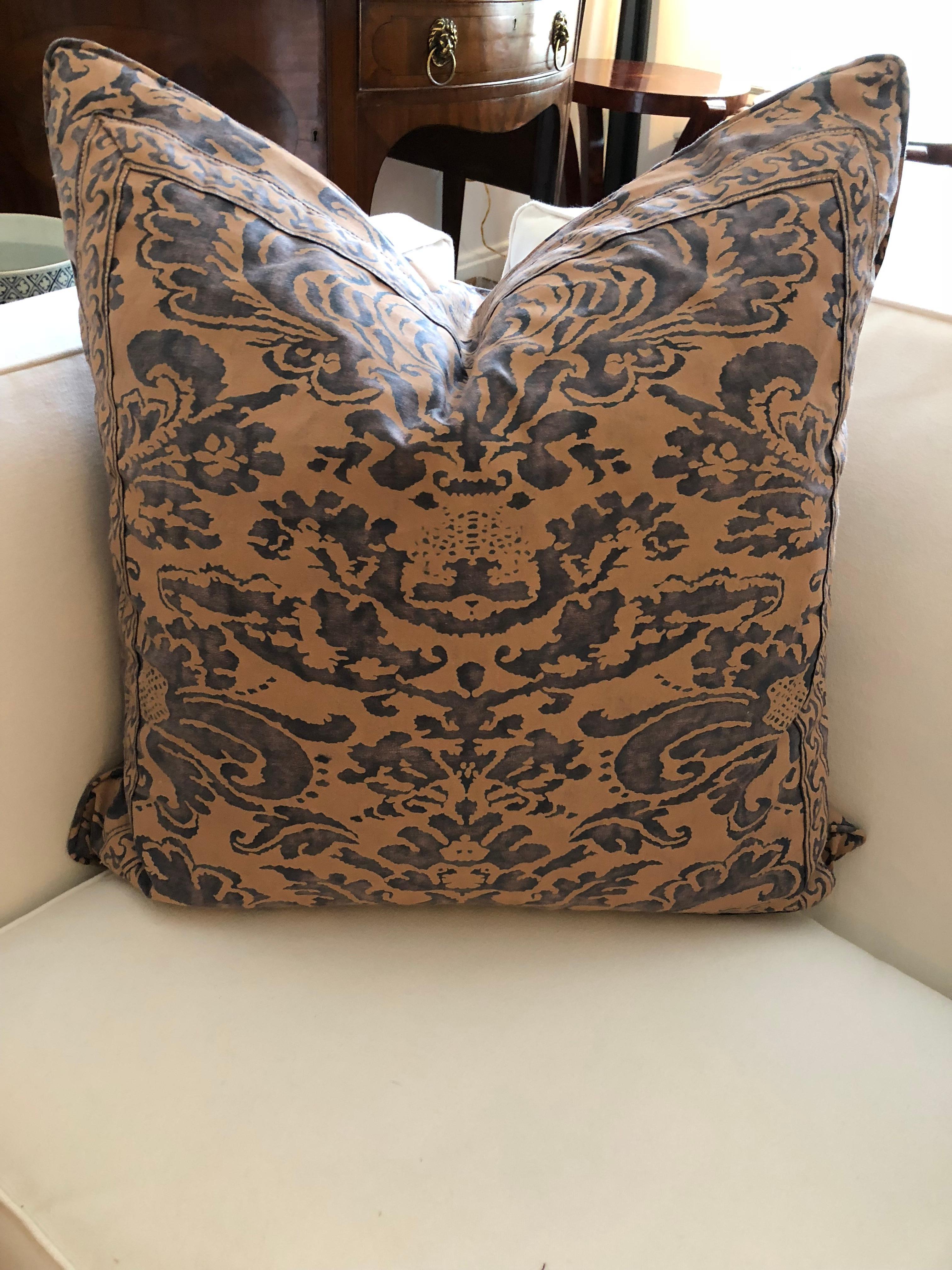 Decorative pair of blue and taupe Fortuny cushions with border on front and down-filled.
Fortuny 