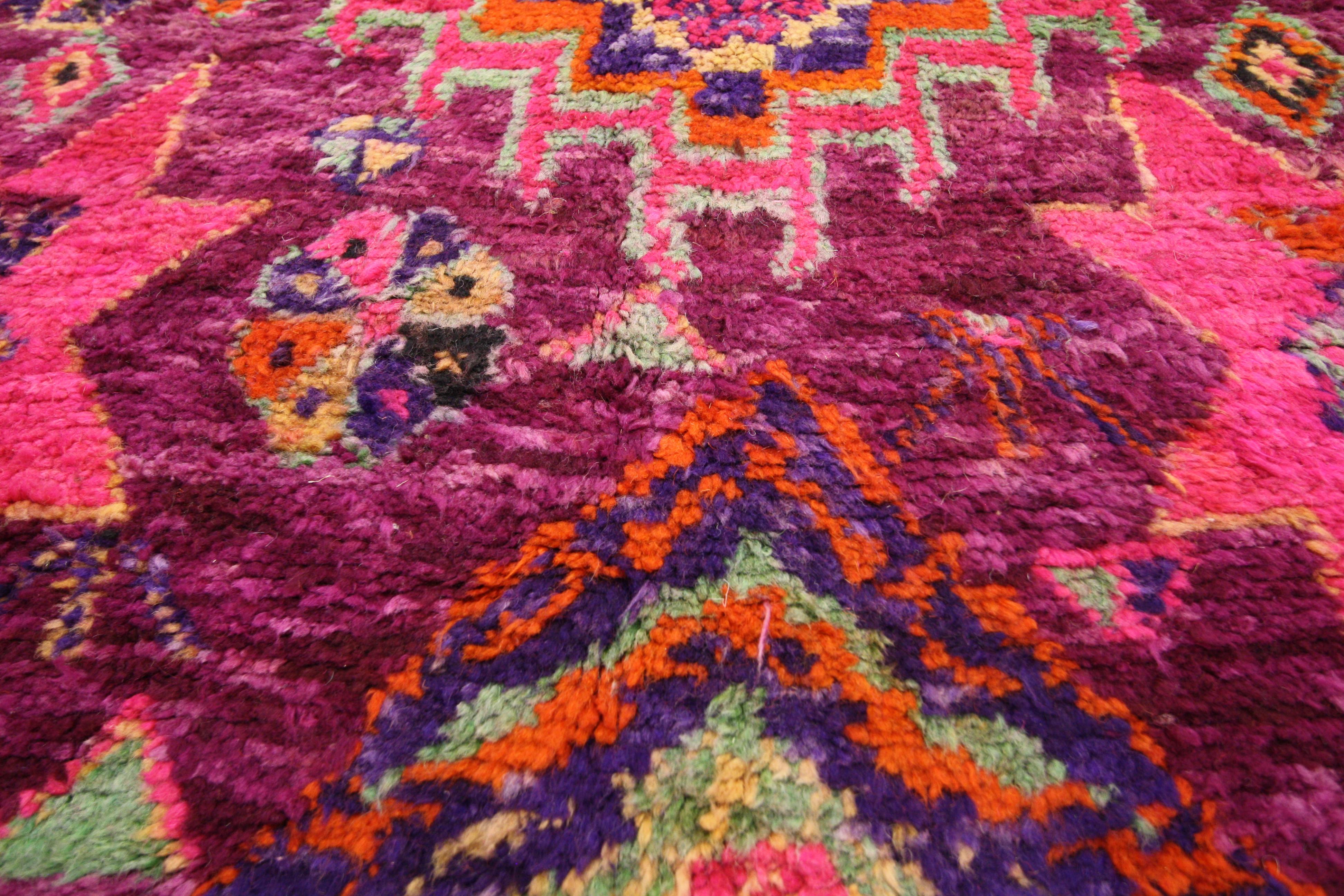 20700, vintage Berber Moroccan rug with tribal style, Moroccan Berber carpet. This hand-knotted wool vintage Berber Moroccan rug evokes imagery of power and majesty. Animated with Berber tribe motifs and secondary protection symbols, from diamonds