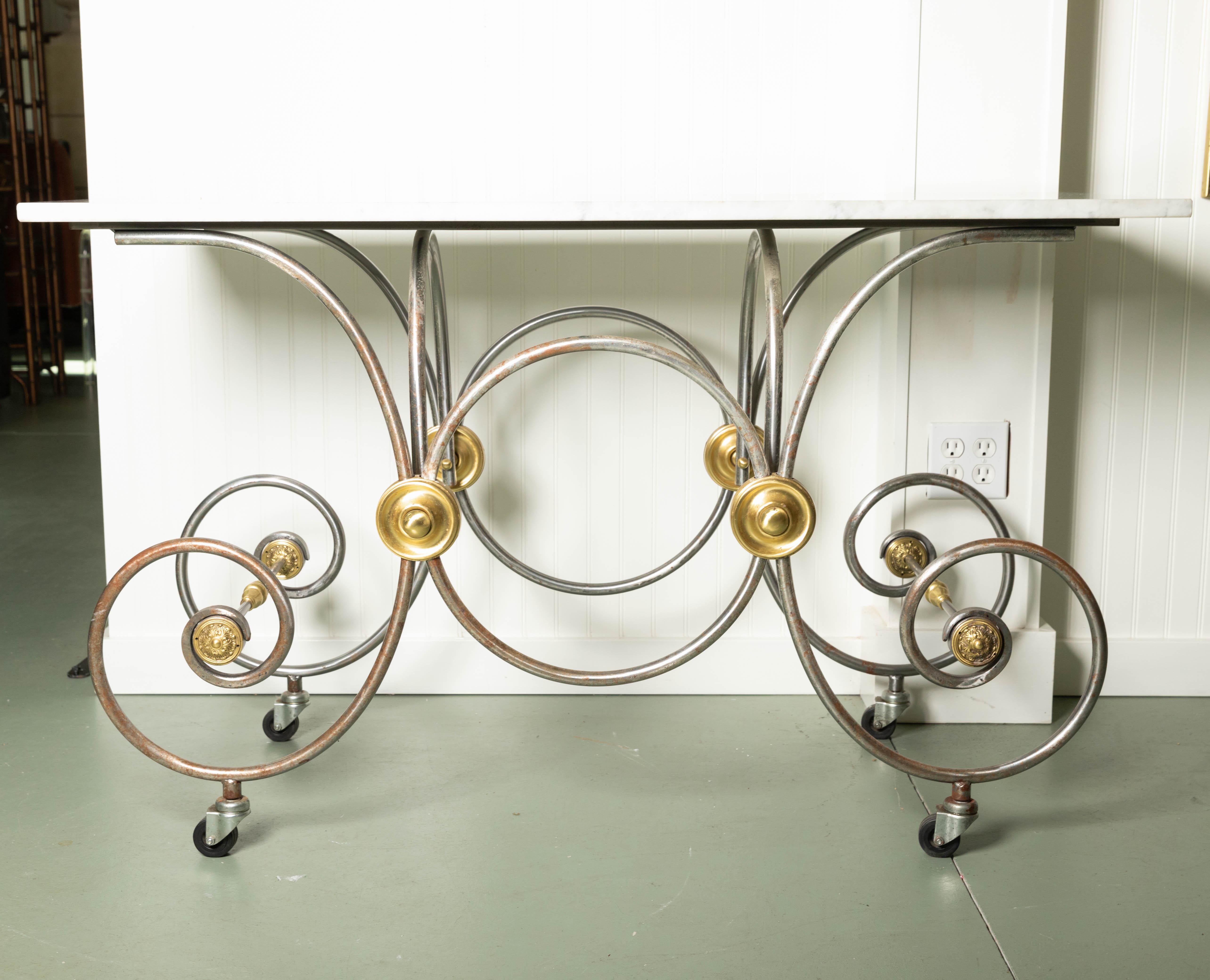 French Style, Marble Top Bakers Table with Brass and Metal Base (Französisch) im Angebot