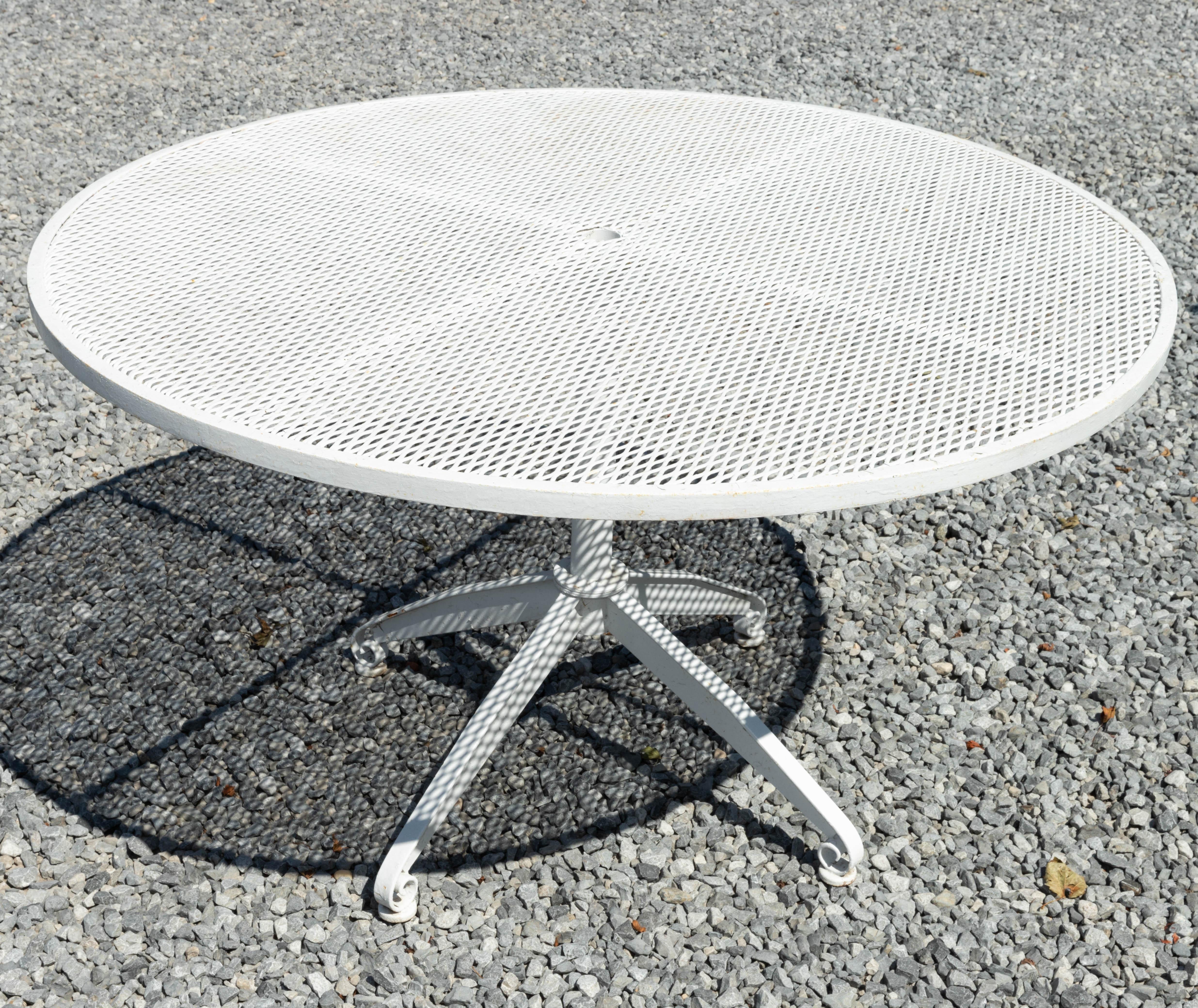 American Mid-Century Modern Metal Wire Garden Table with 4 Chairs