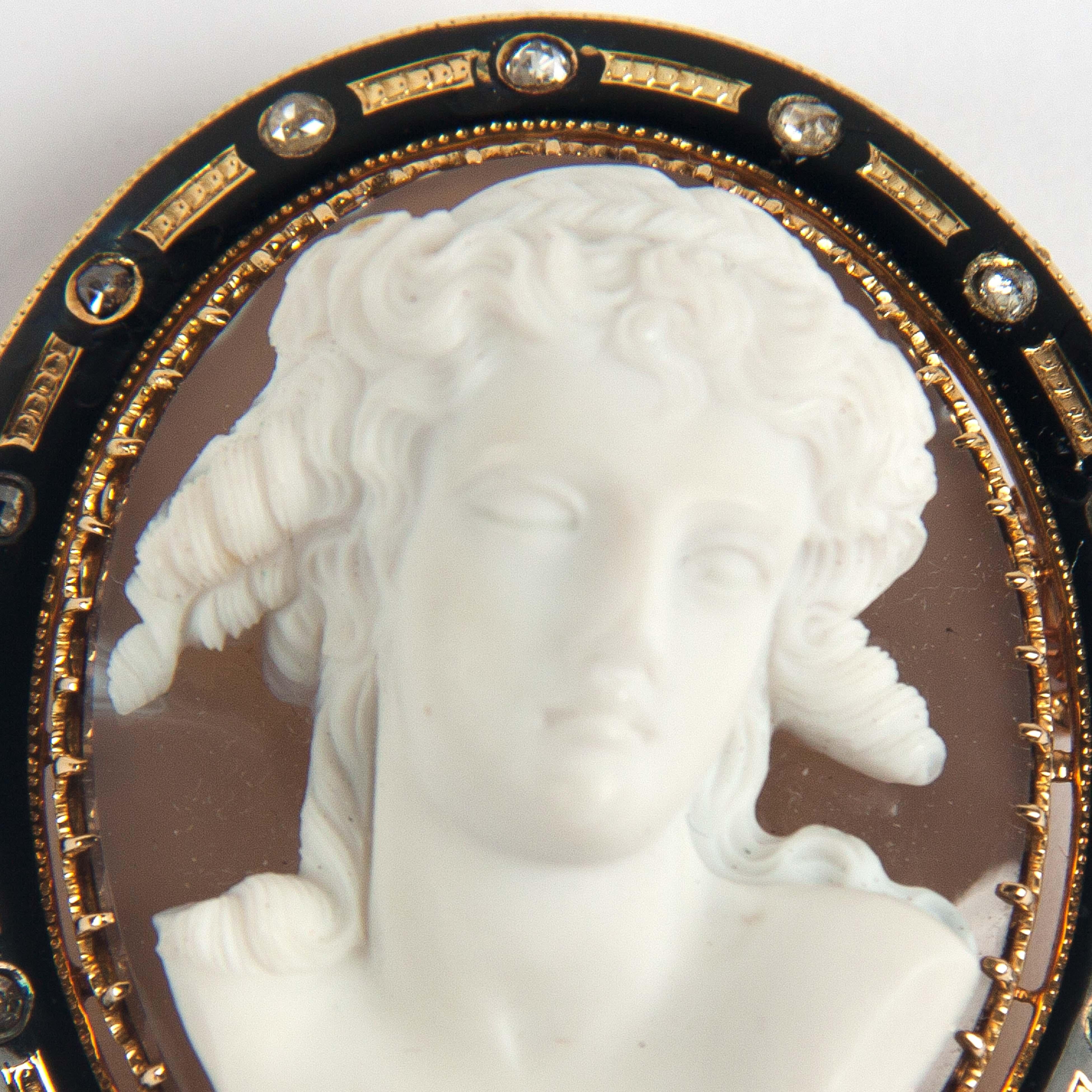Européen E-mail de Lemoges du 19ème siècle en porcelaine avec tête sculptée et diamants en vente
