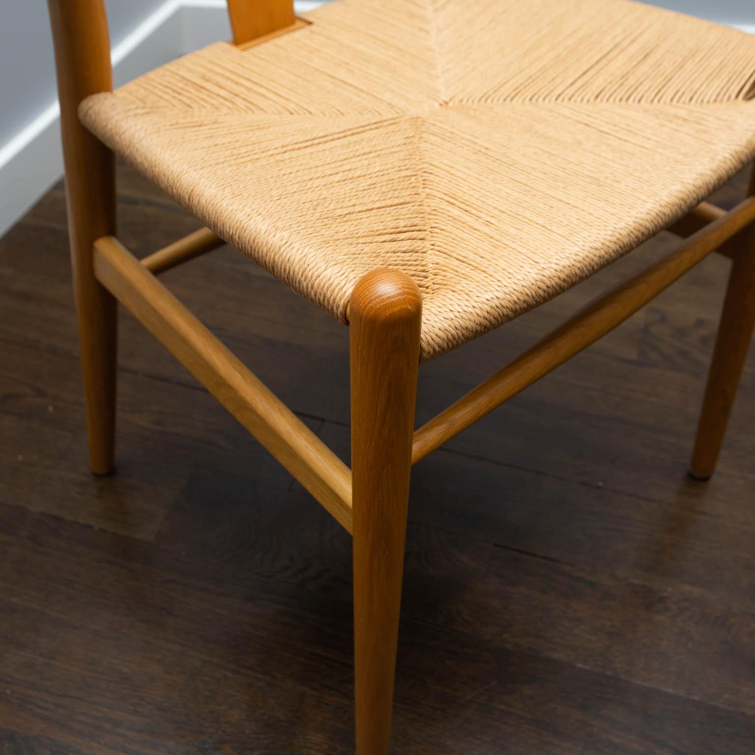 Mid-Century Modern Wishbone Chair by Hans Wegner For Carl Hansen