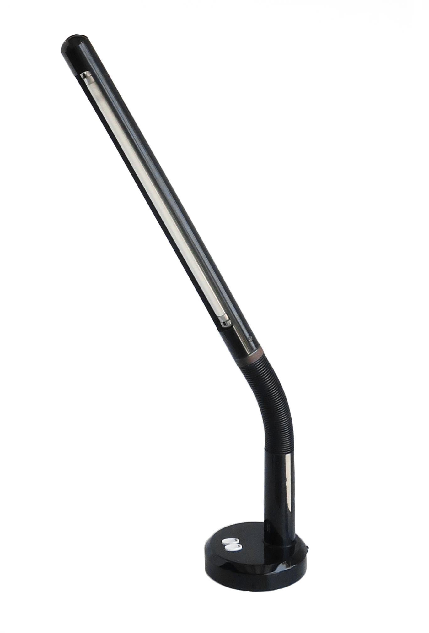 Vintage Black Tube Desk Lamp In Excellent Condition In Brooklyn, NY