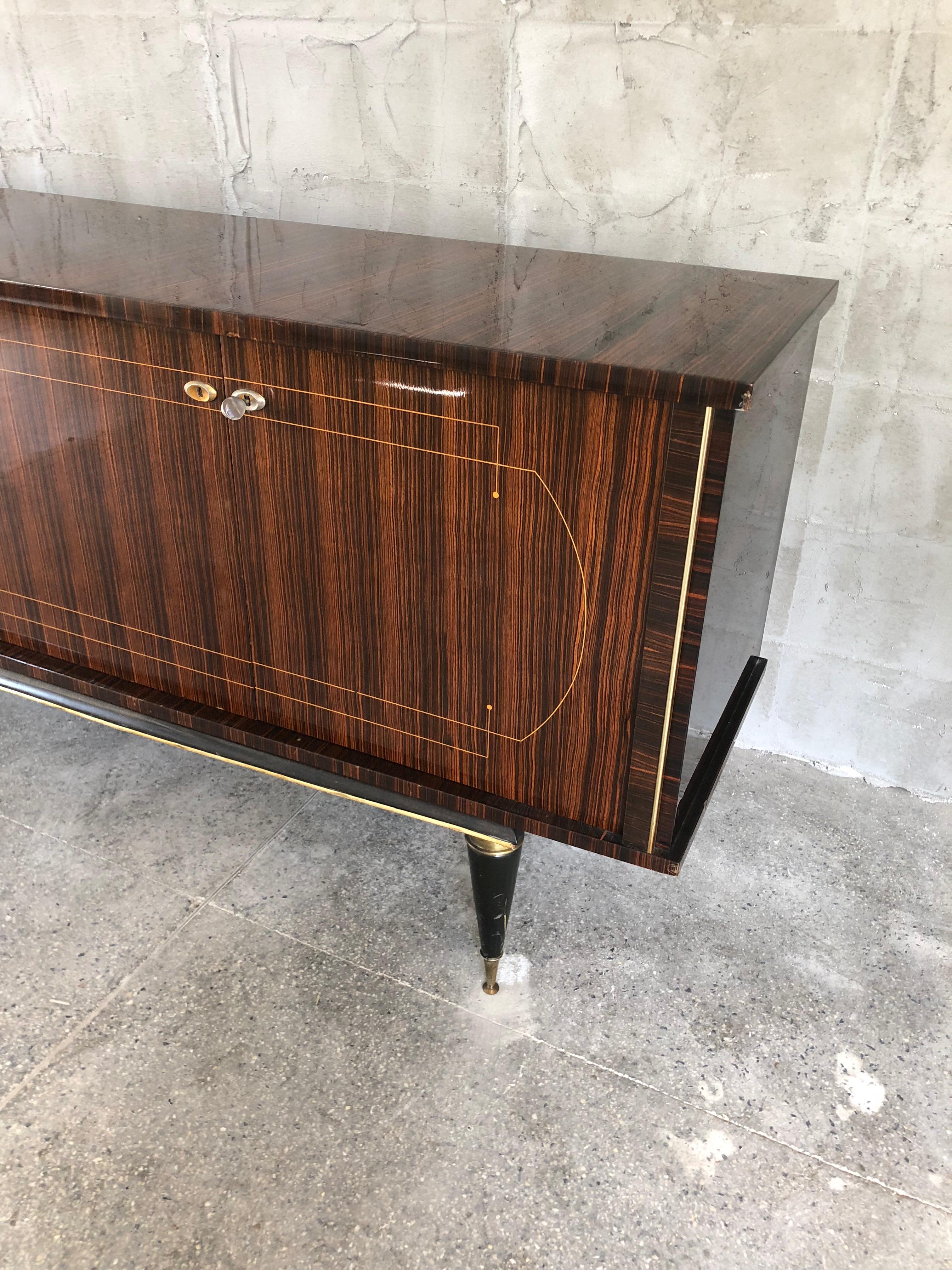 Elegant French Art Deco Macassar Sideboard, 1940s In Good Condition For Sale In Sofia, BG