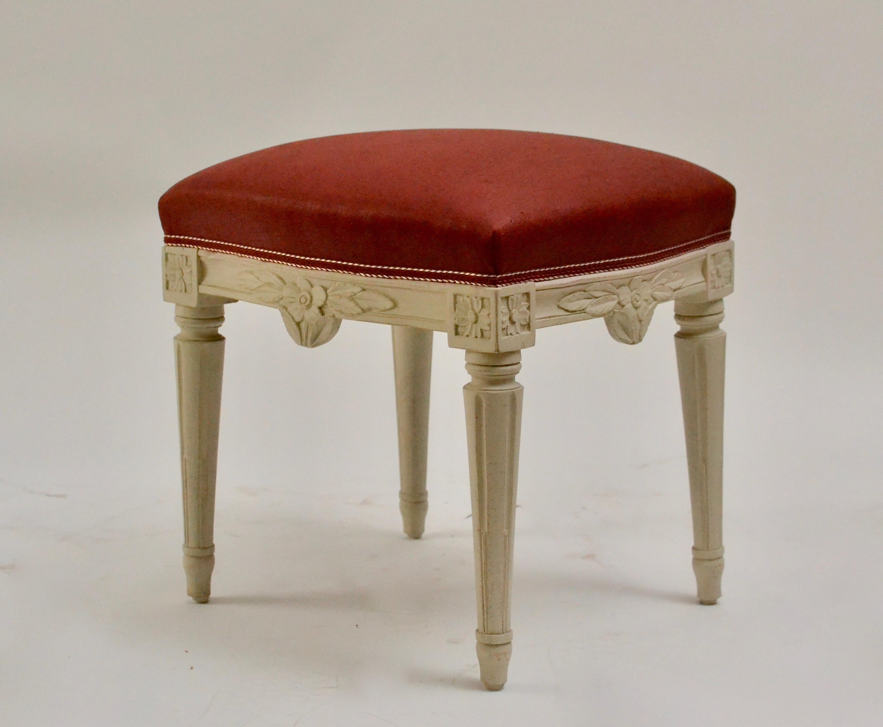 Swedish Gustavian Stools, 18th Century In Excellent Condition In Stockholm, SE