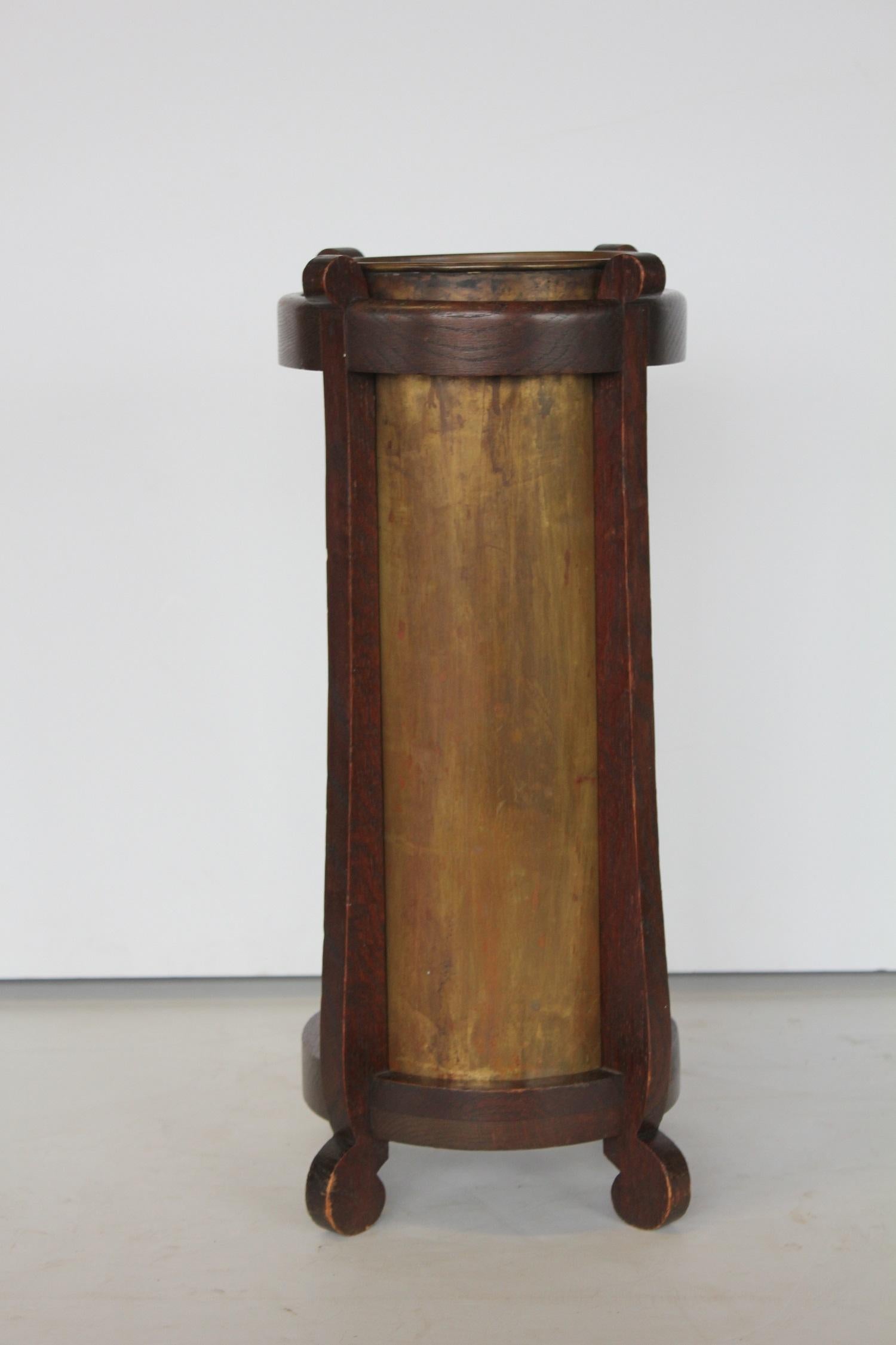 Mission Oak and Brass Umbrella Stand by the Lakeside Craft Shops In Good Condition For Sale In Chicago, IL